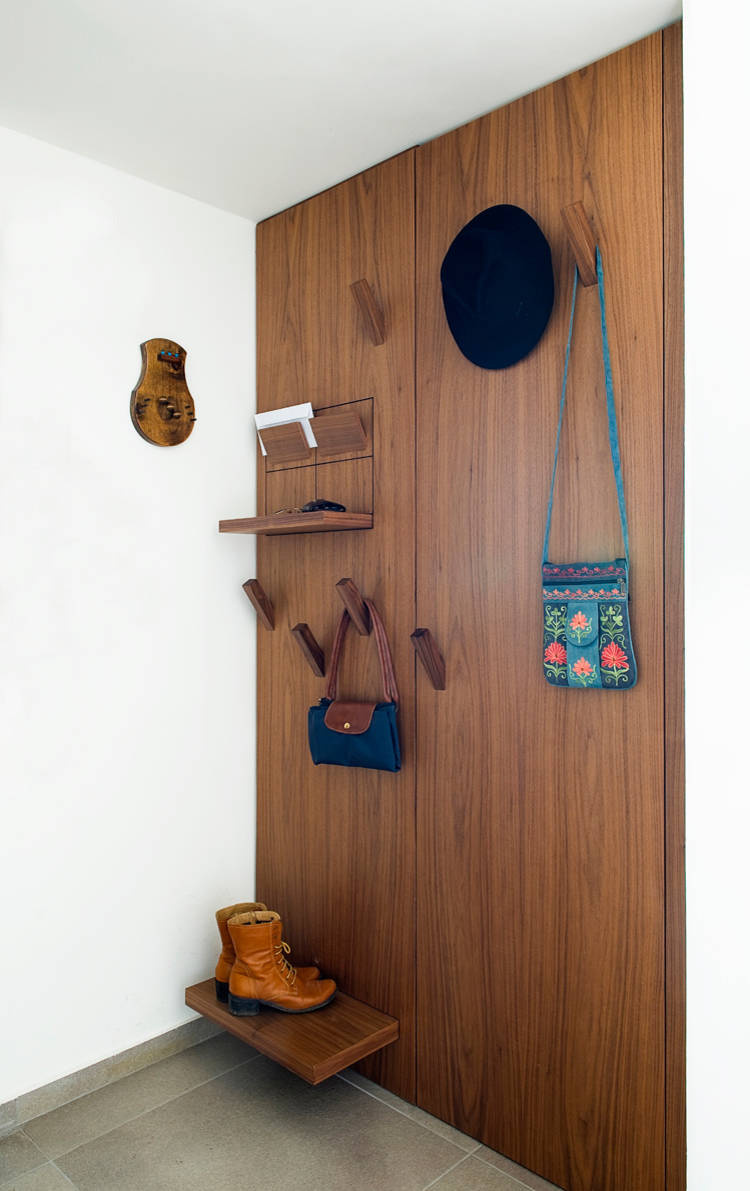 С миру по идее: Как организовать хранение в маленькой прихожей