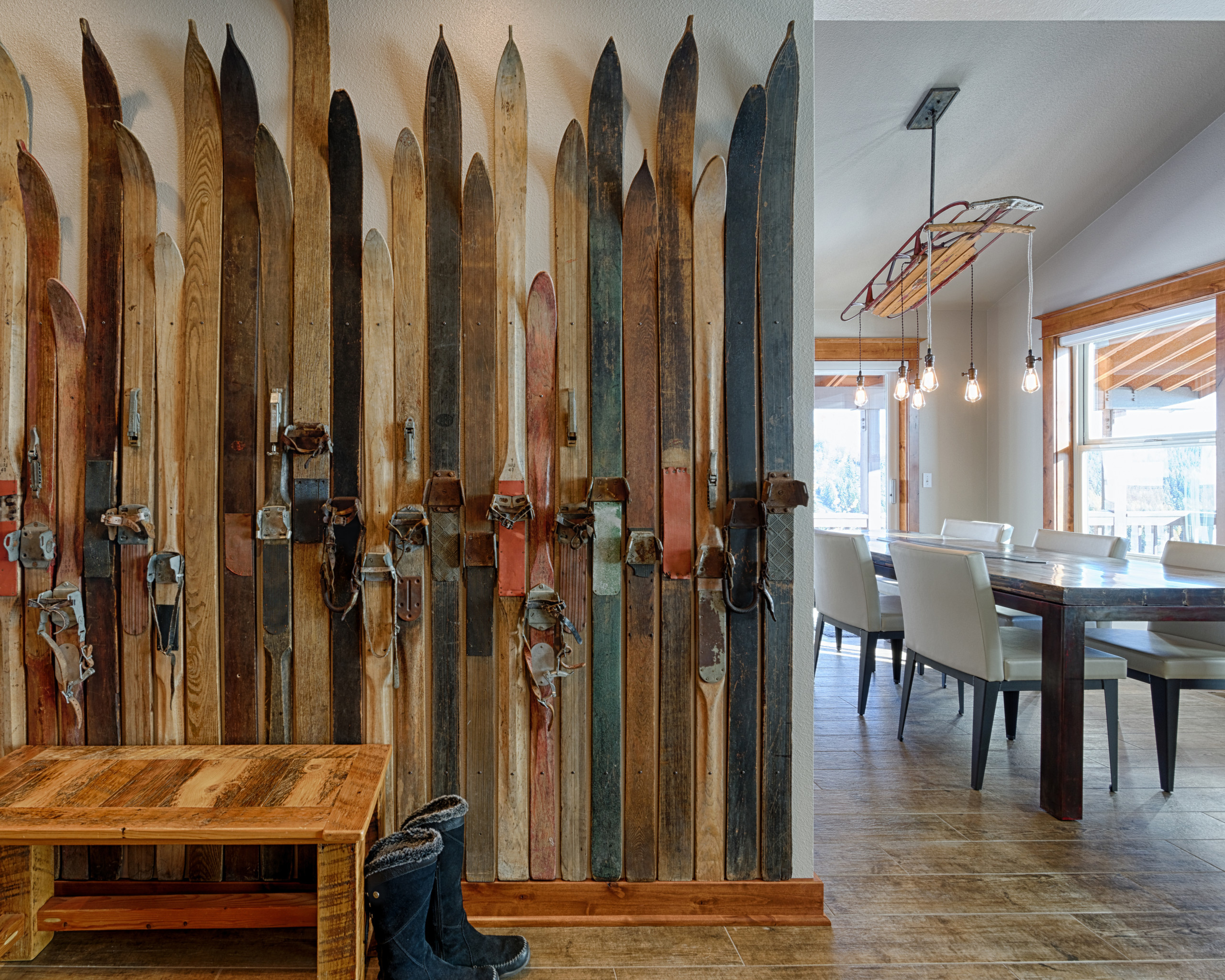 Где хранить «ватрушки» и санки в квартире