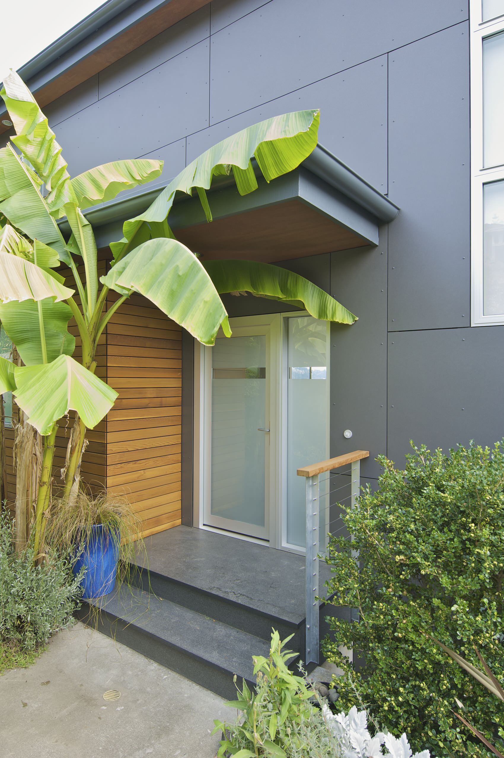 Как удивить соседа: Наружная отделка каркасного дома