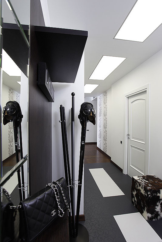 Посадить на крючок: Как сделать прихожую необычной и функциональной