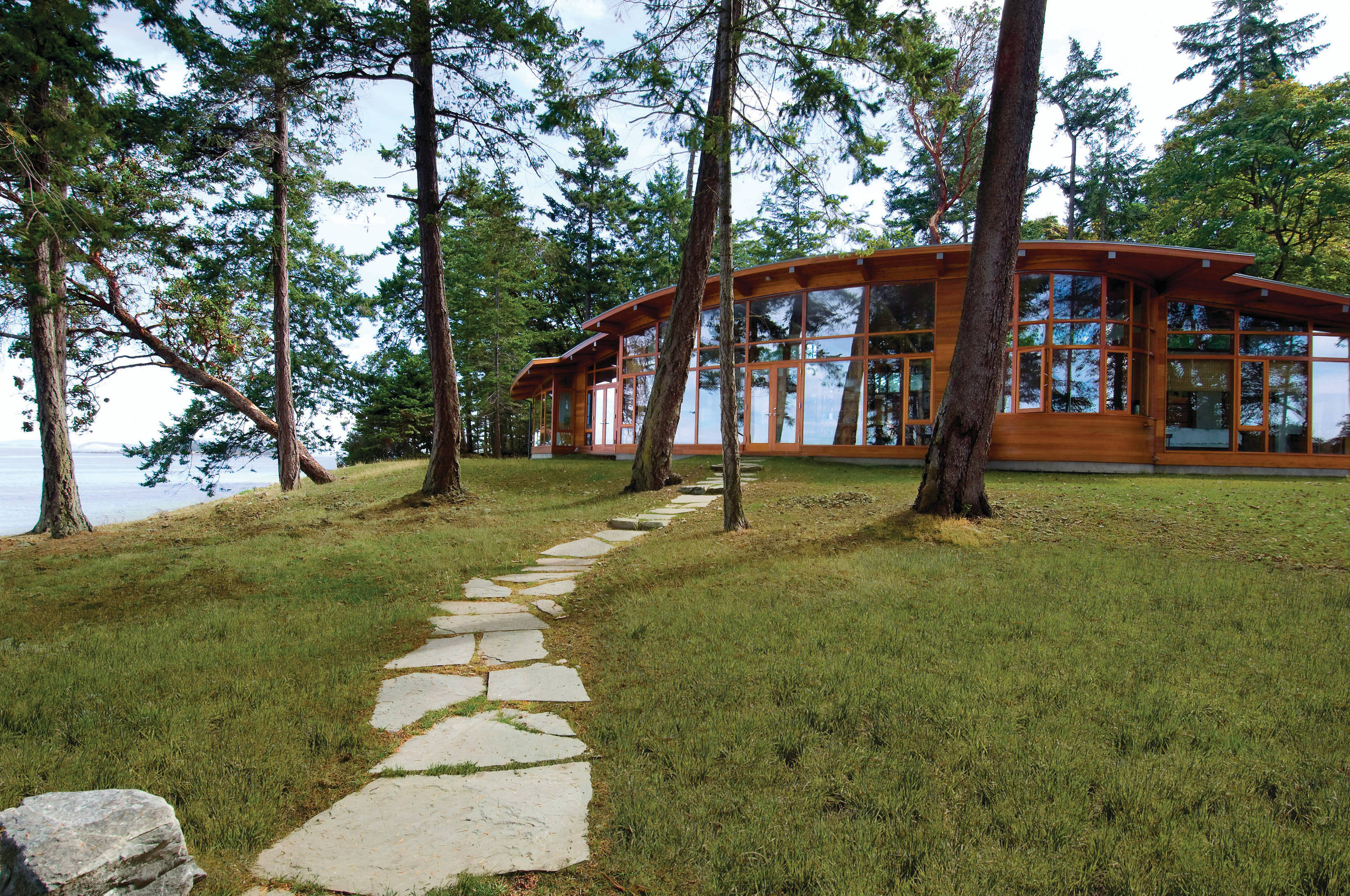 Жить в коконе: 10 проектов круглых домов из разных стран