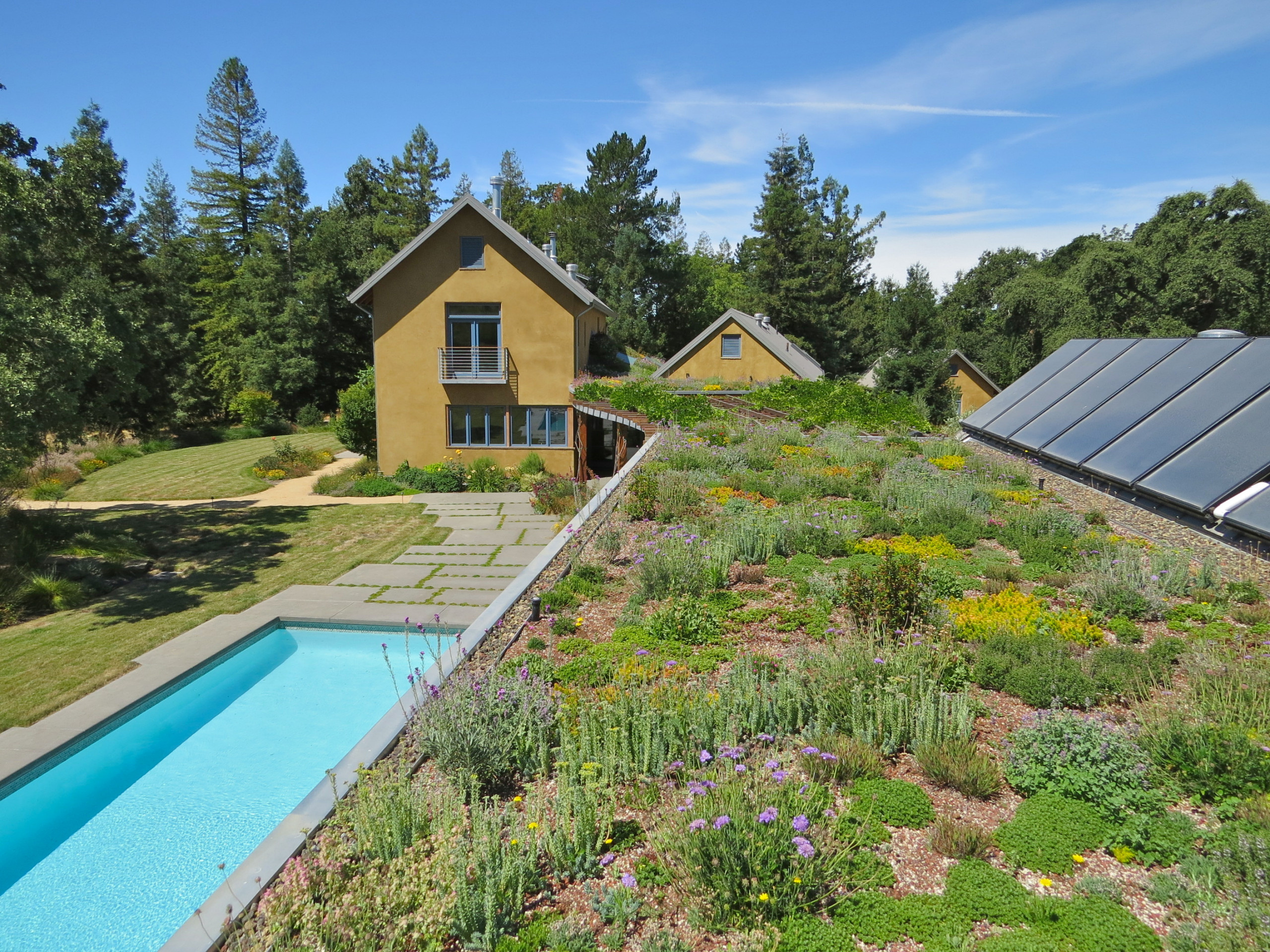 Как выбрать: Кровли и подкровельные пленки для дома