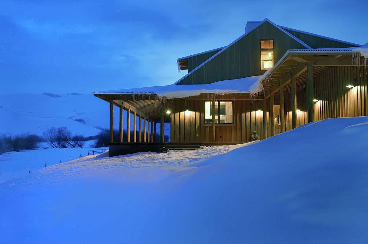 Тяни-толкай: Куда должны открываться двери