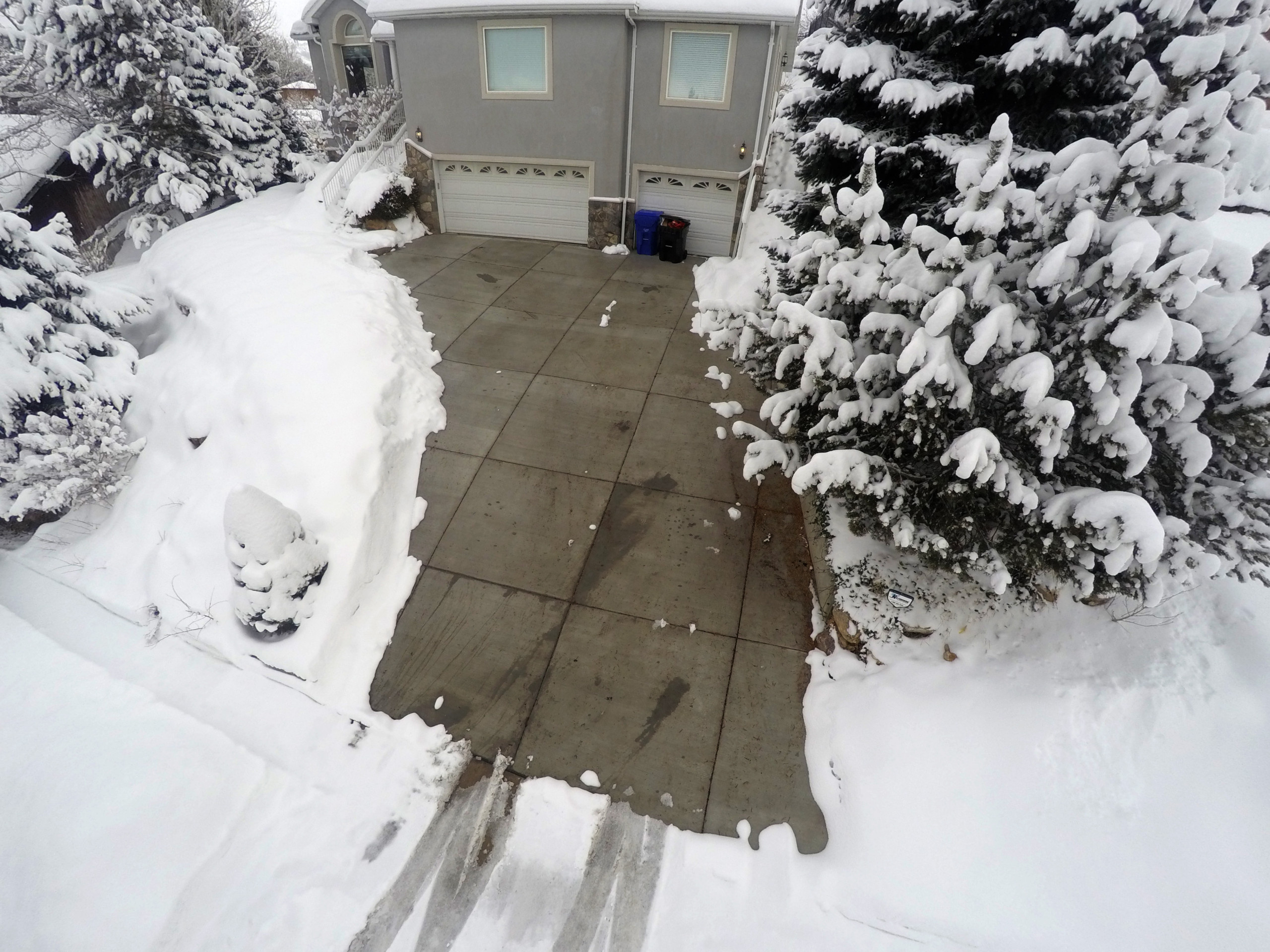 Как правильно: Решить проблему снега на участке