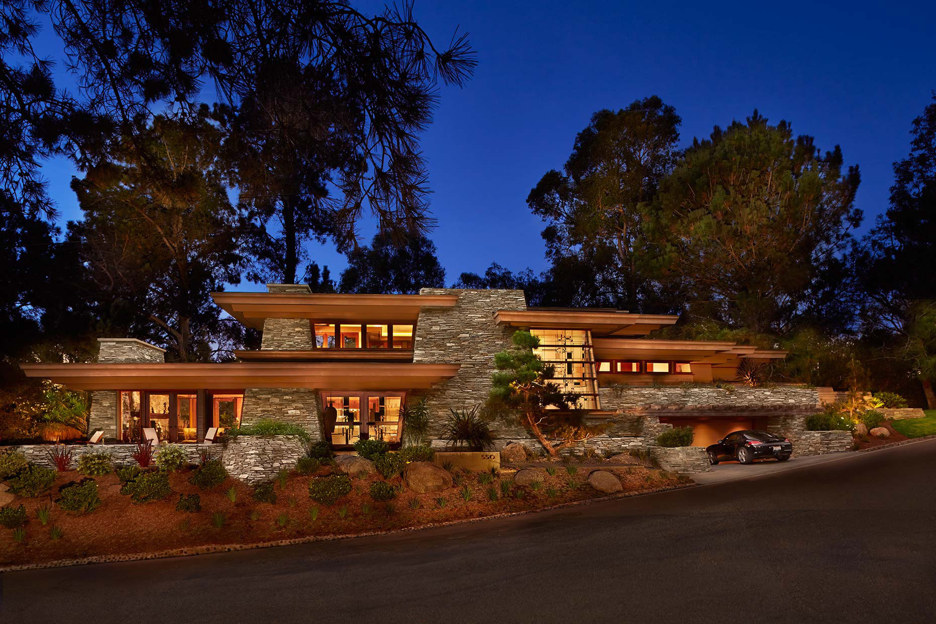 Вопрос: Какой стиль выбрать для частного дома