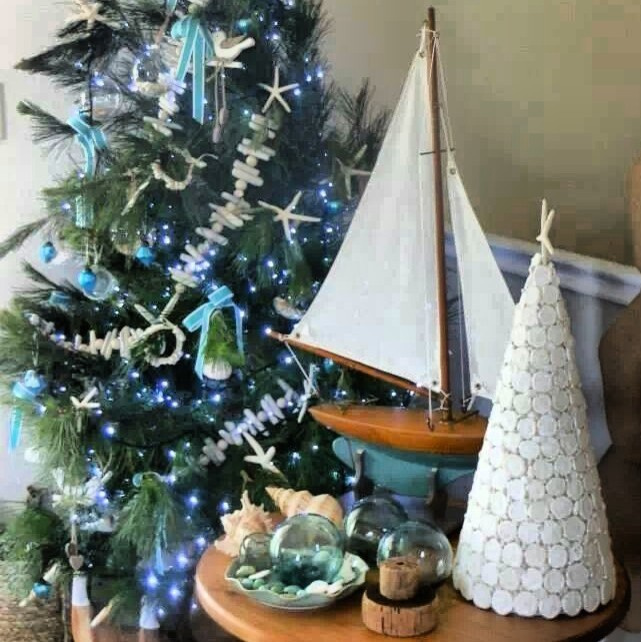 Фотоохота: 44 идеи, как украсить ёлку в этом году