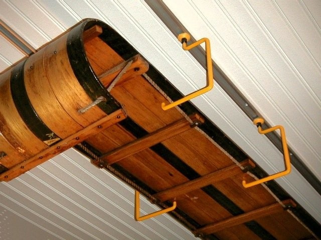 Где хранить «ватрушки» и санки в квартире