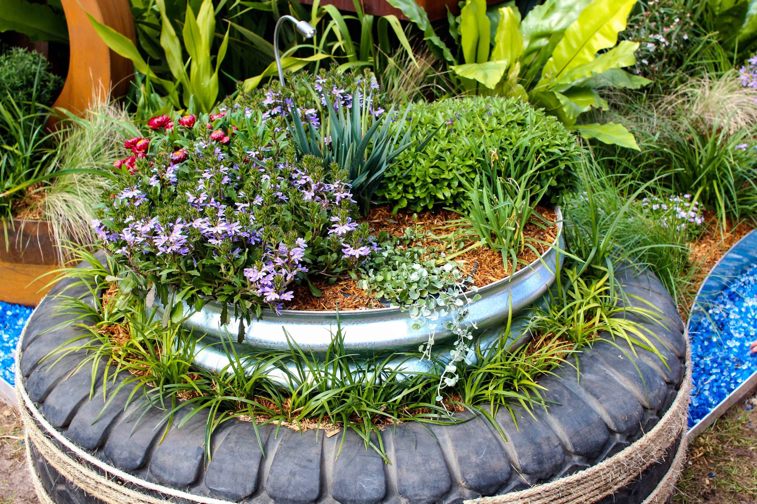 Houzz-юмор: Покажите нам свои (и соседские) поделки из шин