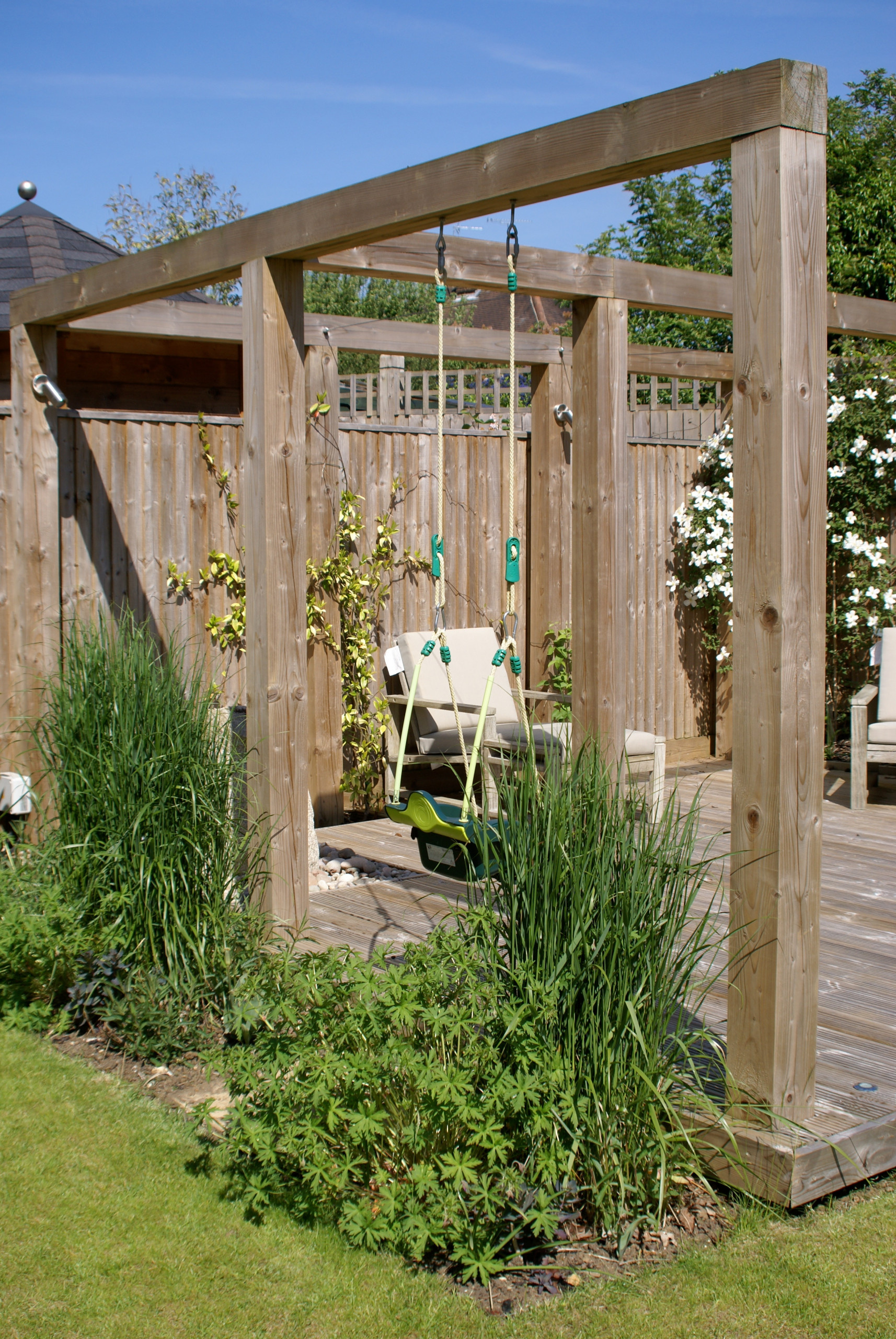 Фотоохота: 67 идей для дачных качелей