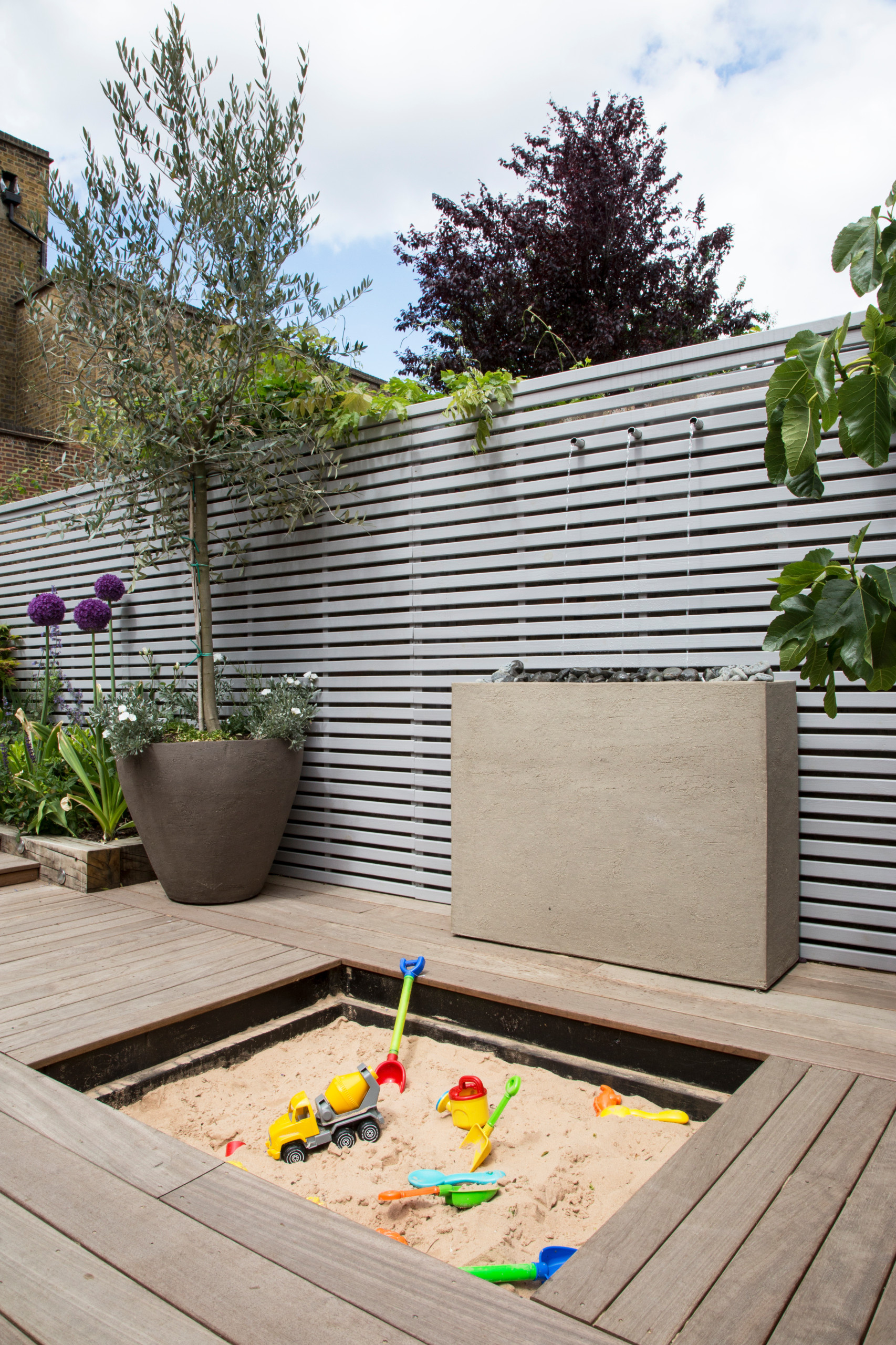 Как правильно: Обустроить узкие места на маленьком участке