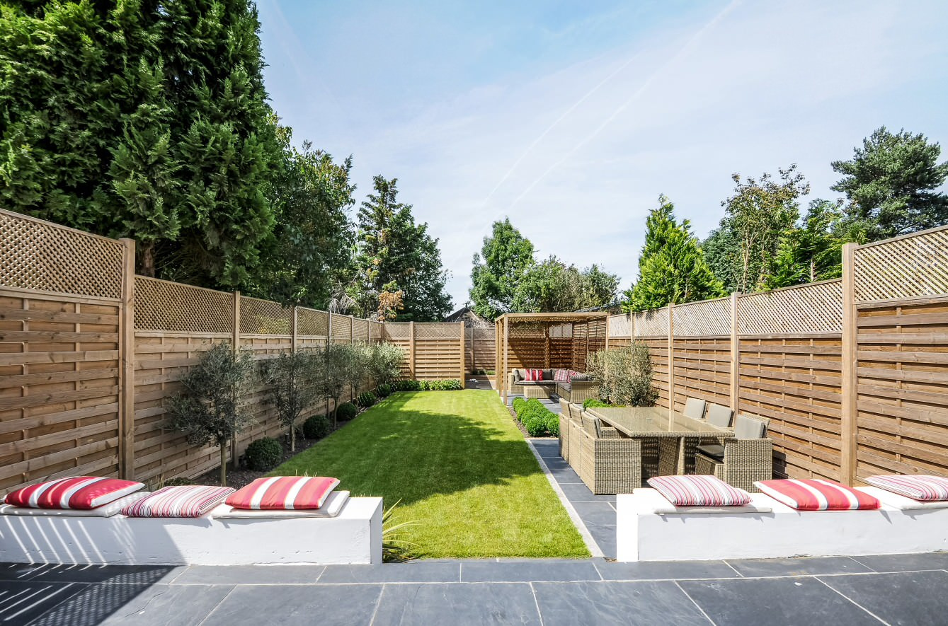 Почему так: Один сад выглядит дорого, а другой — нет