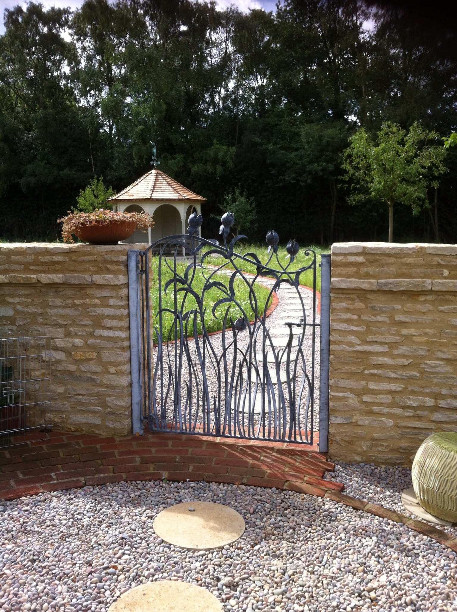 Фотоохота: 91 идея декора для калитки