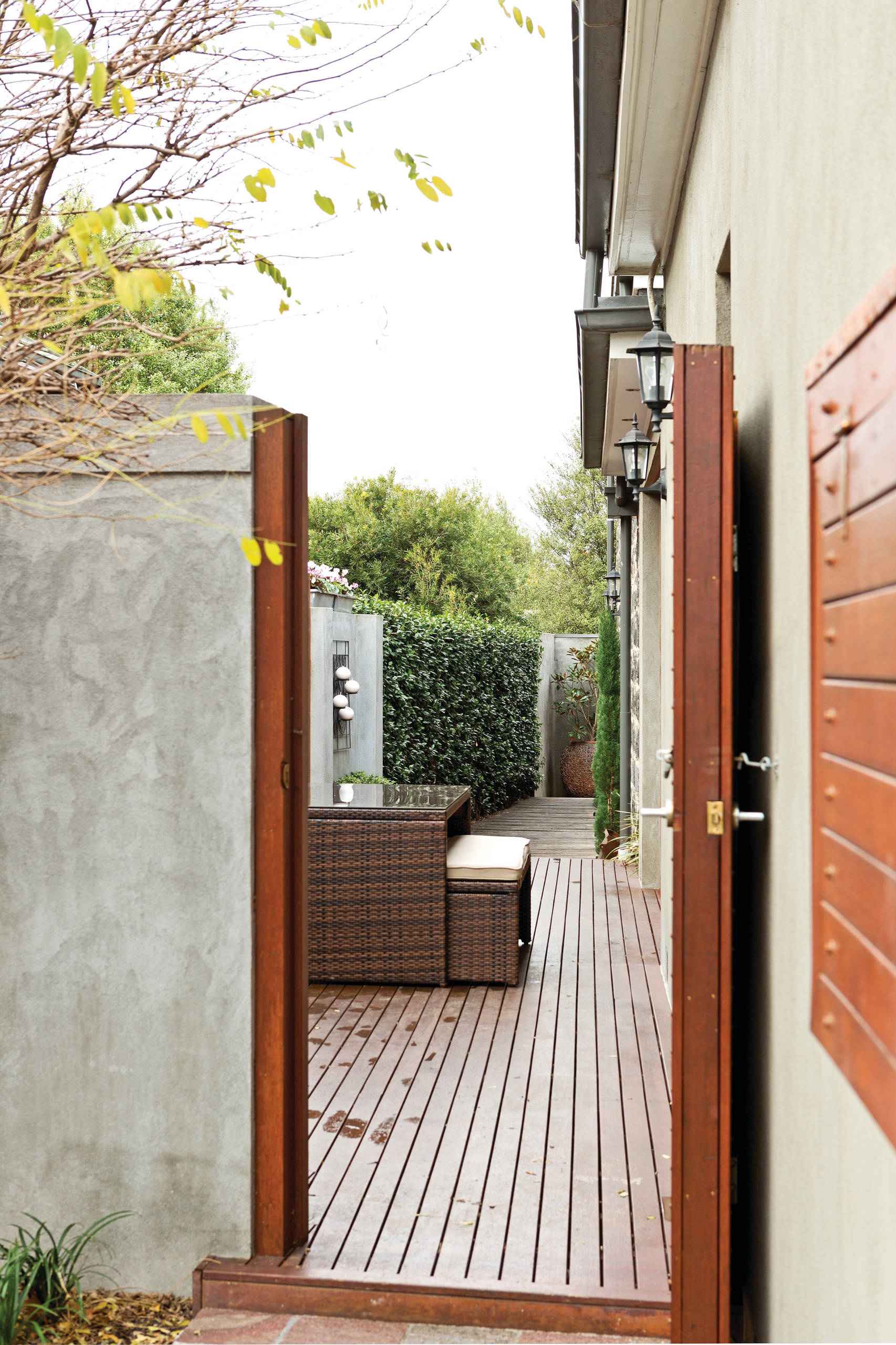 Как правильно: Обустроить узкие места на маленьком участке