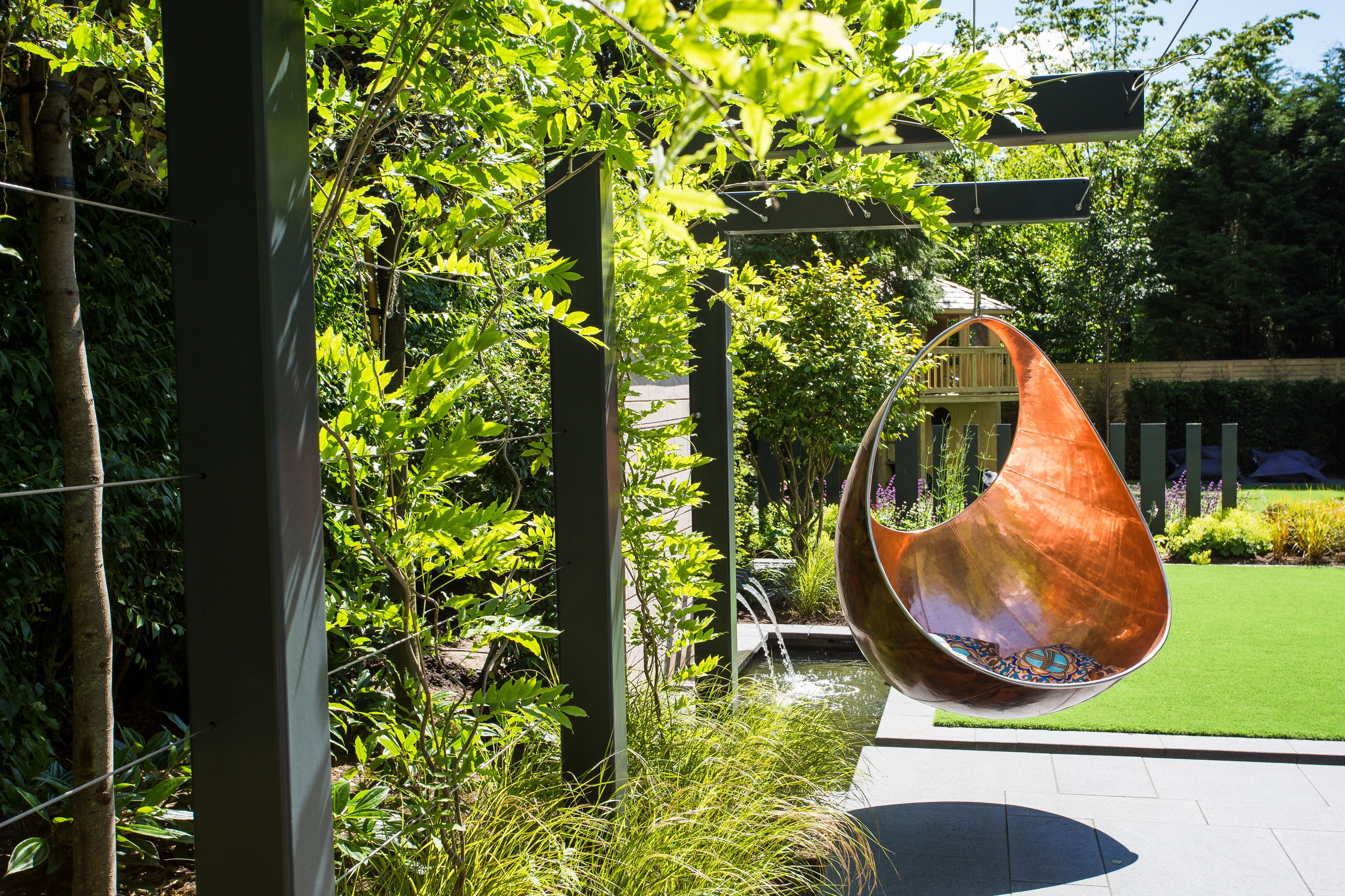 Фотоохота: Подвесное кресло в саду — 18 идей