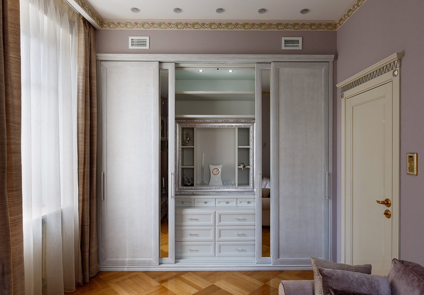 Встроенный шкаф: О чем подумать, прежде чем вызвать замерщика