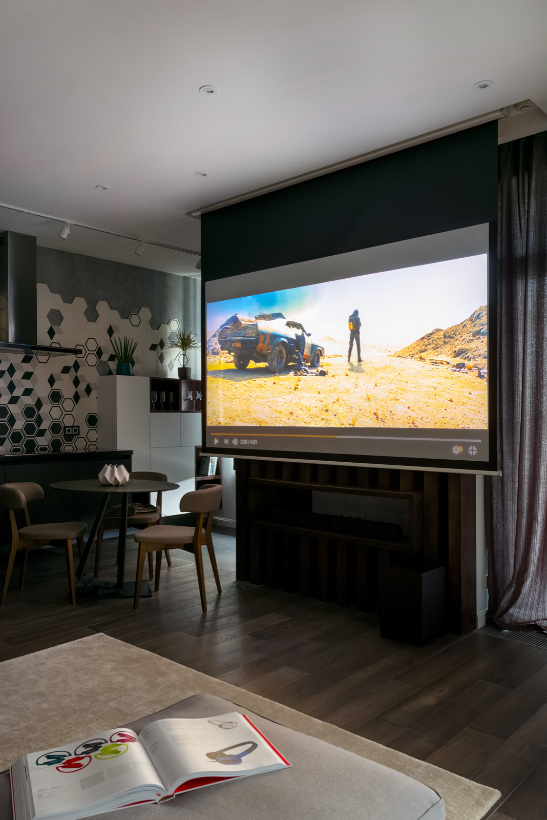 Houzz тур: Необычный интерьер для холостяка