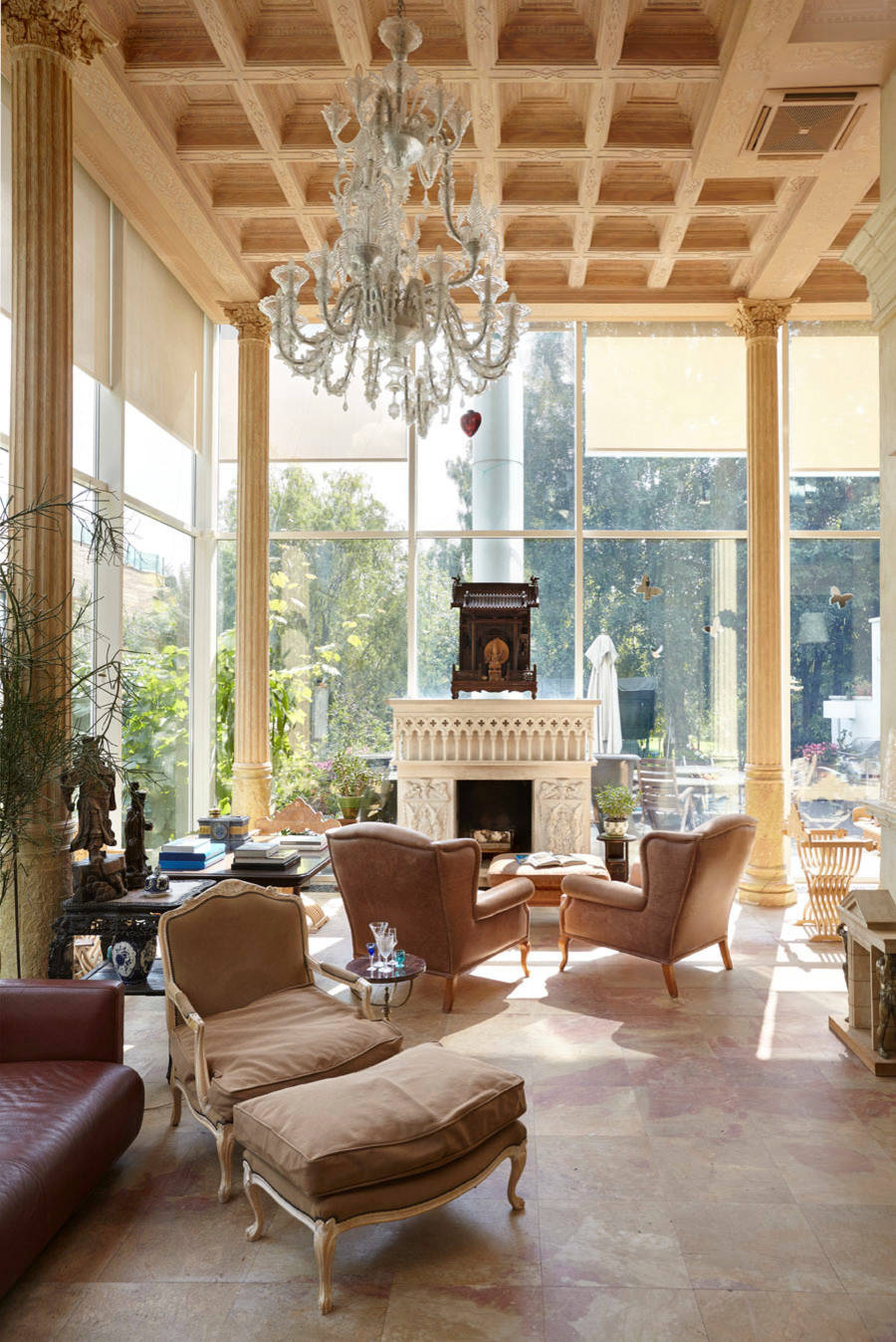 Просто фото: Камин у окна