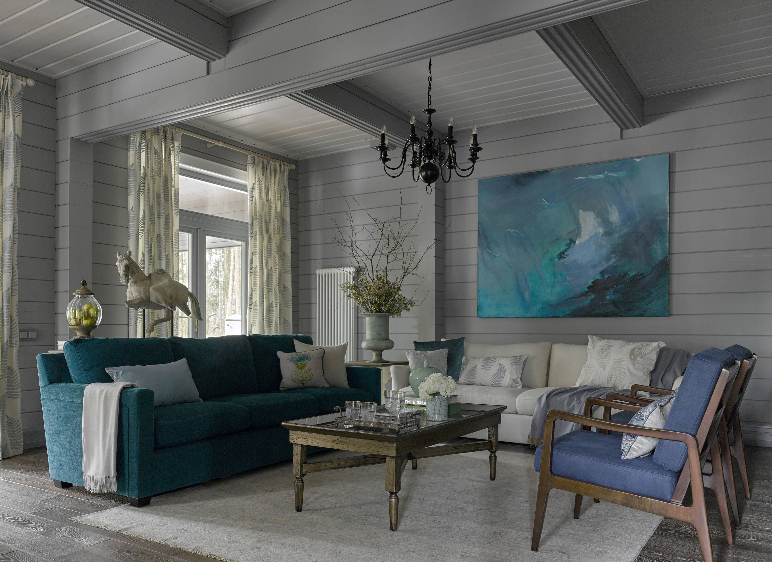 Вопрос: Как расставить диван и кресла