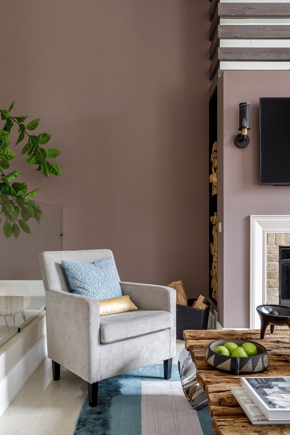 В гостях: дом в Лесном Городке, где интерьер собирали по крупицам