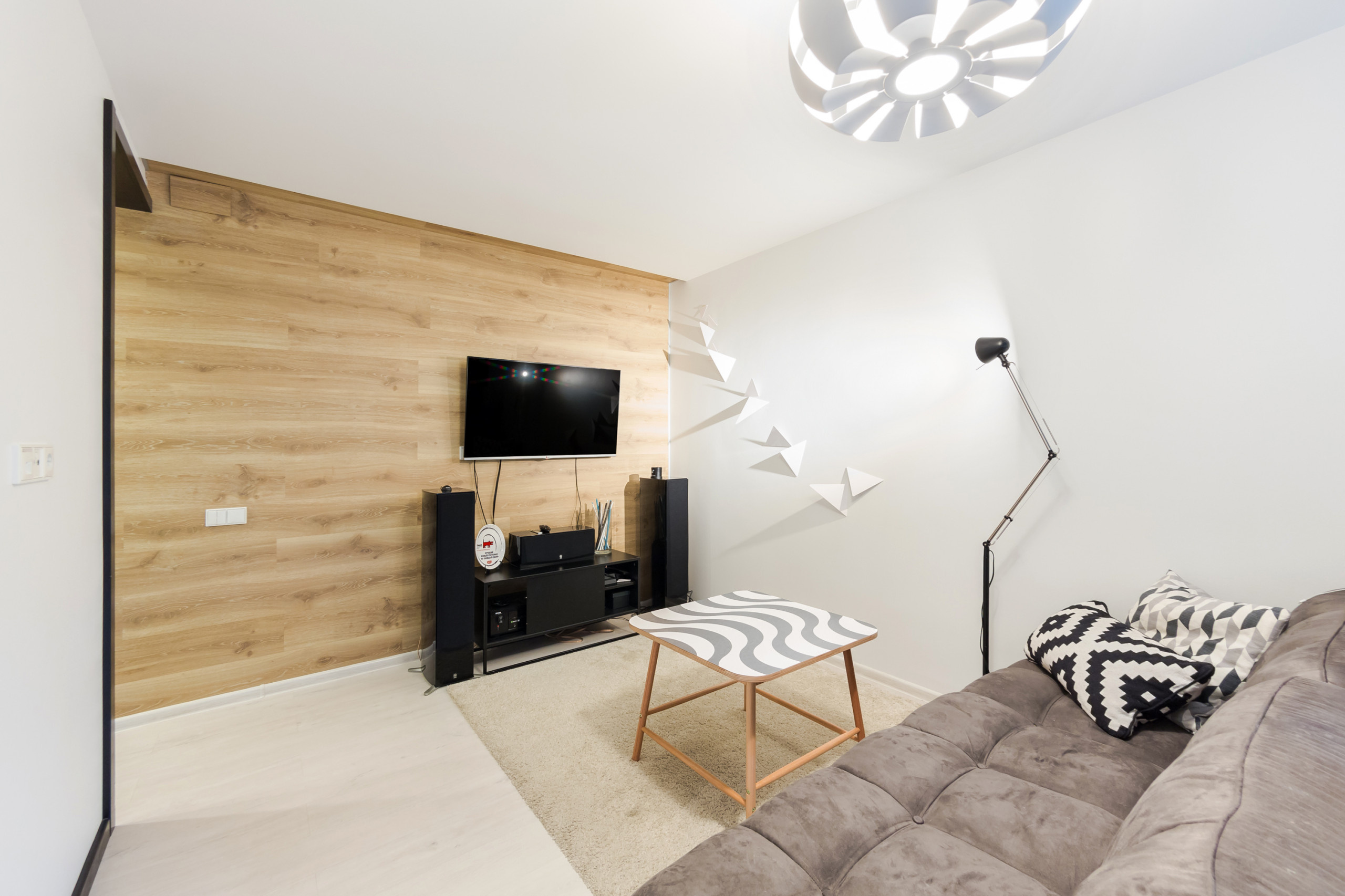 В гостях: Яркая квартира для двоих, не считая собаки