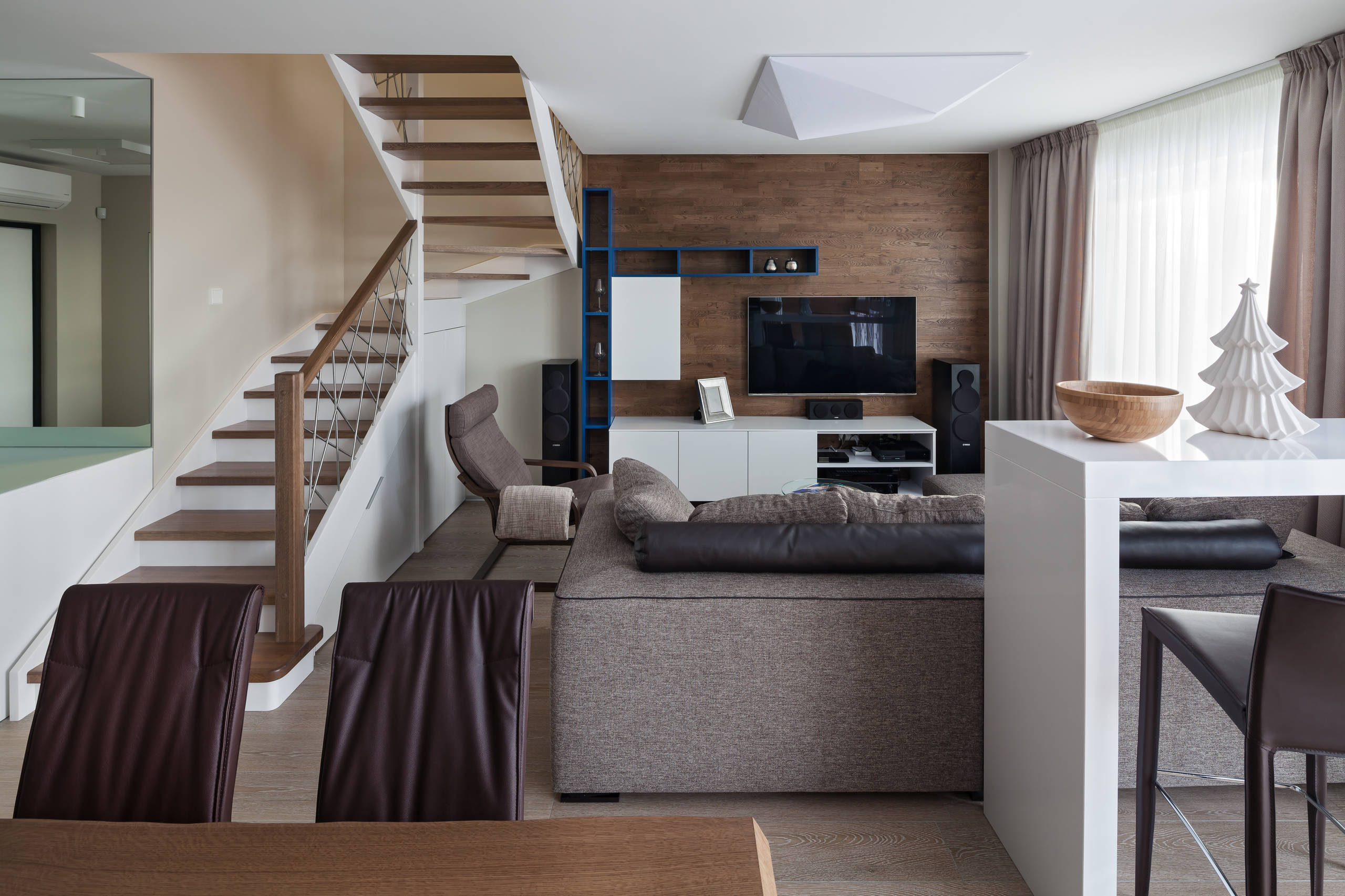 Дизайн-дебаты: Чем двухуровневая квартира хуже и лучше обычной