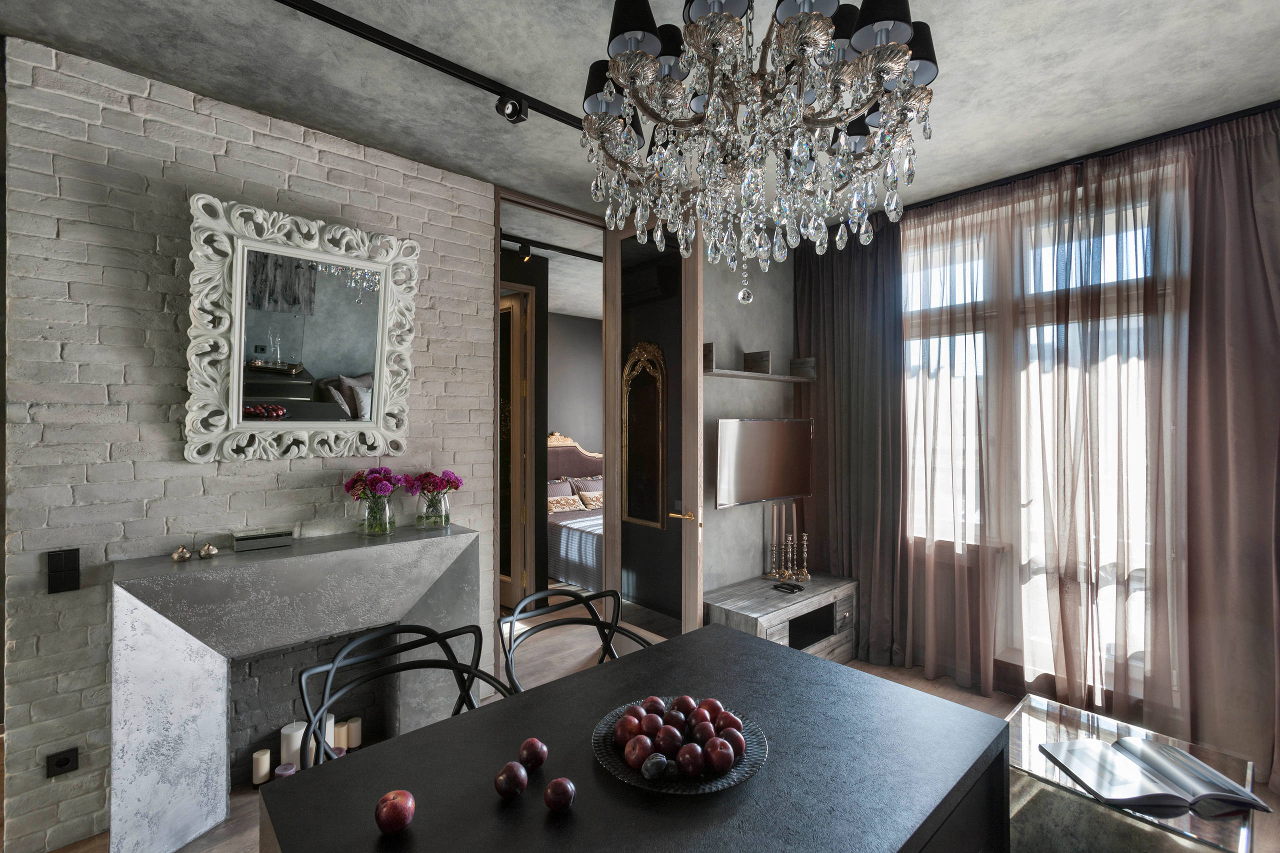 Houzz тур: Маленькая квартира с бетоном и позолотой