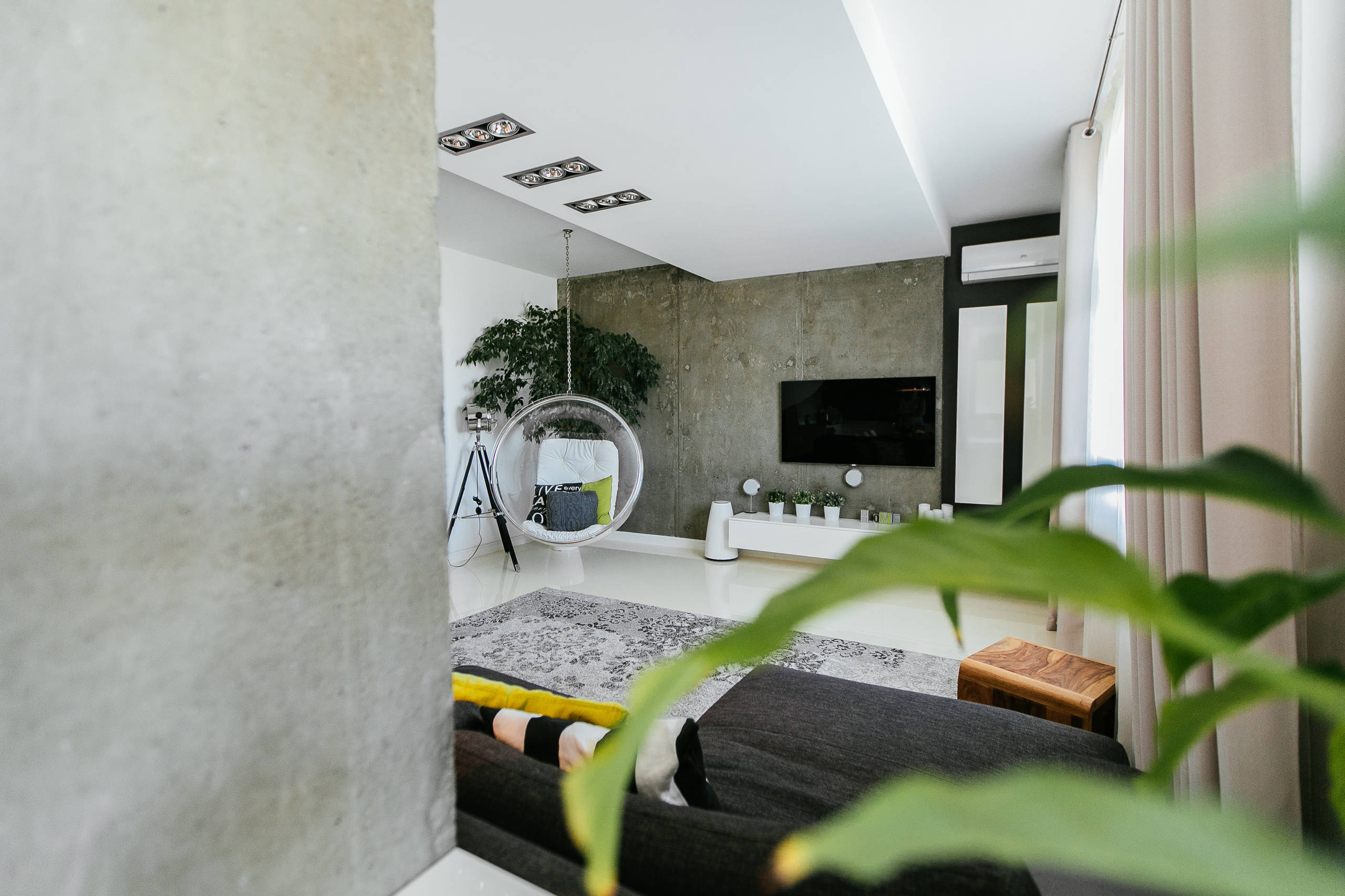 В гостях: Двухэтажная квартира в Крыму с винтовой лестницей