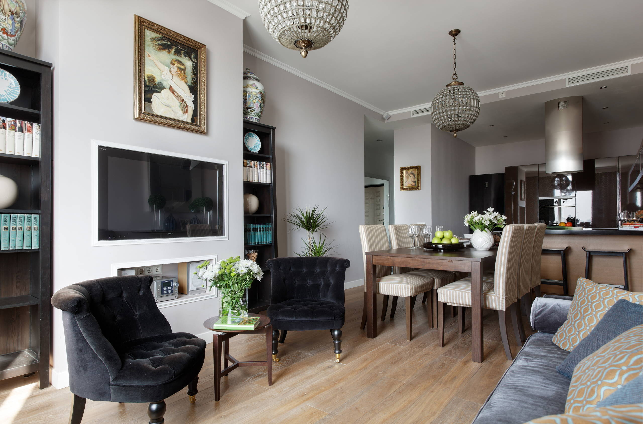 Houzz тур: Неоклассика для двоих на 27 этаже