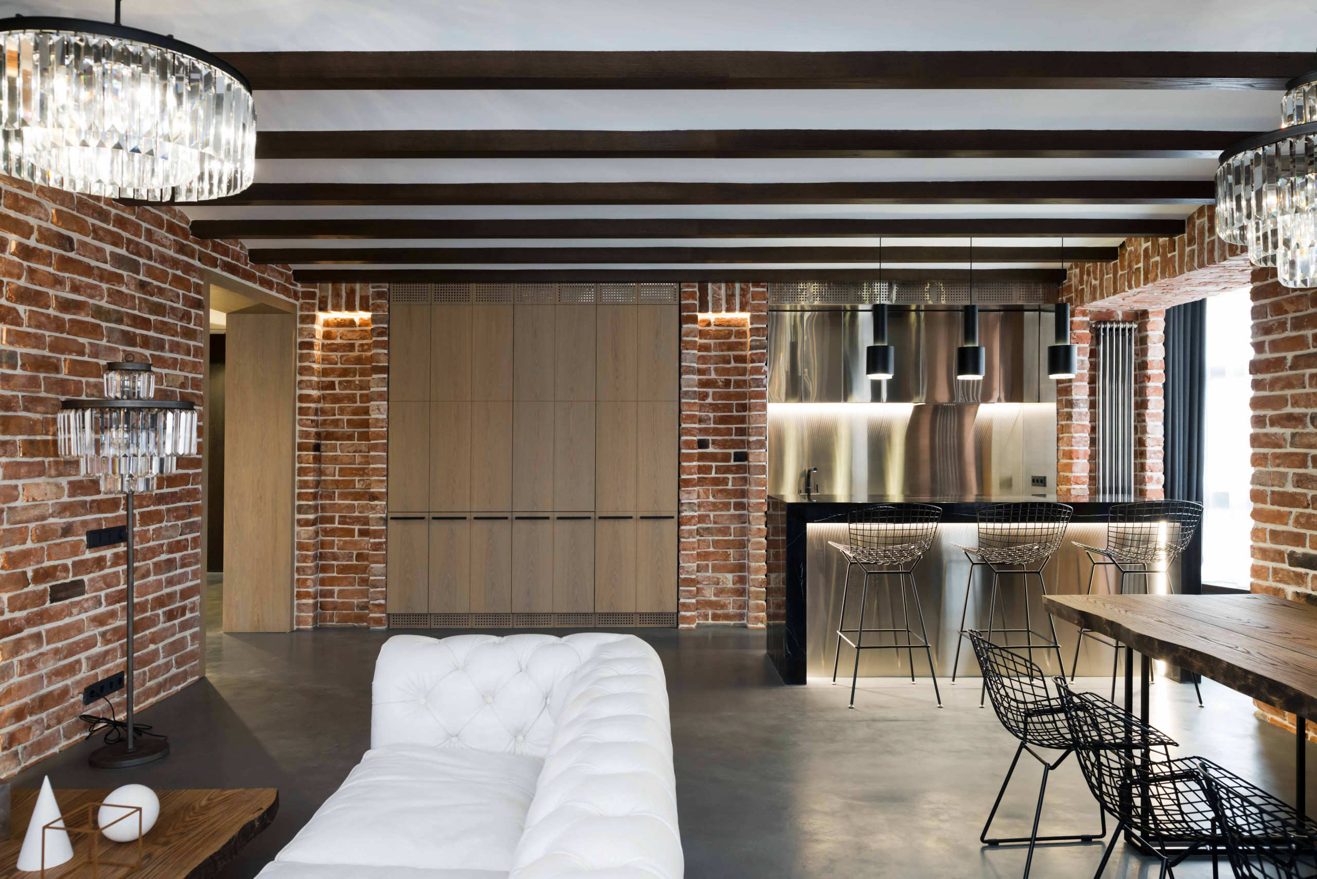 Houzz тур: Квартира в стиле лофт с кирпичами XVIII века