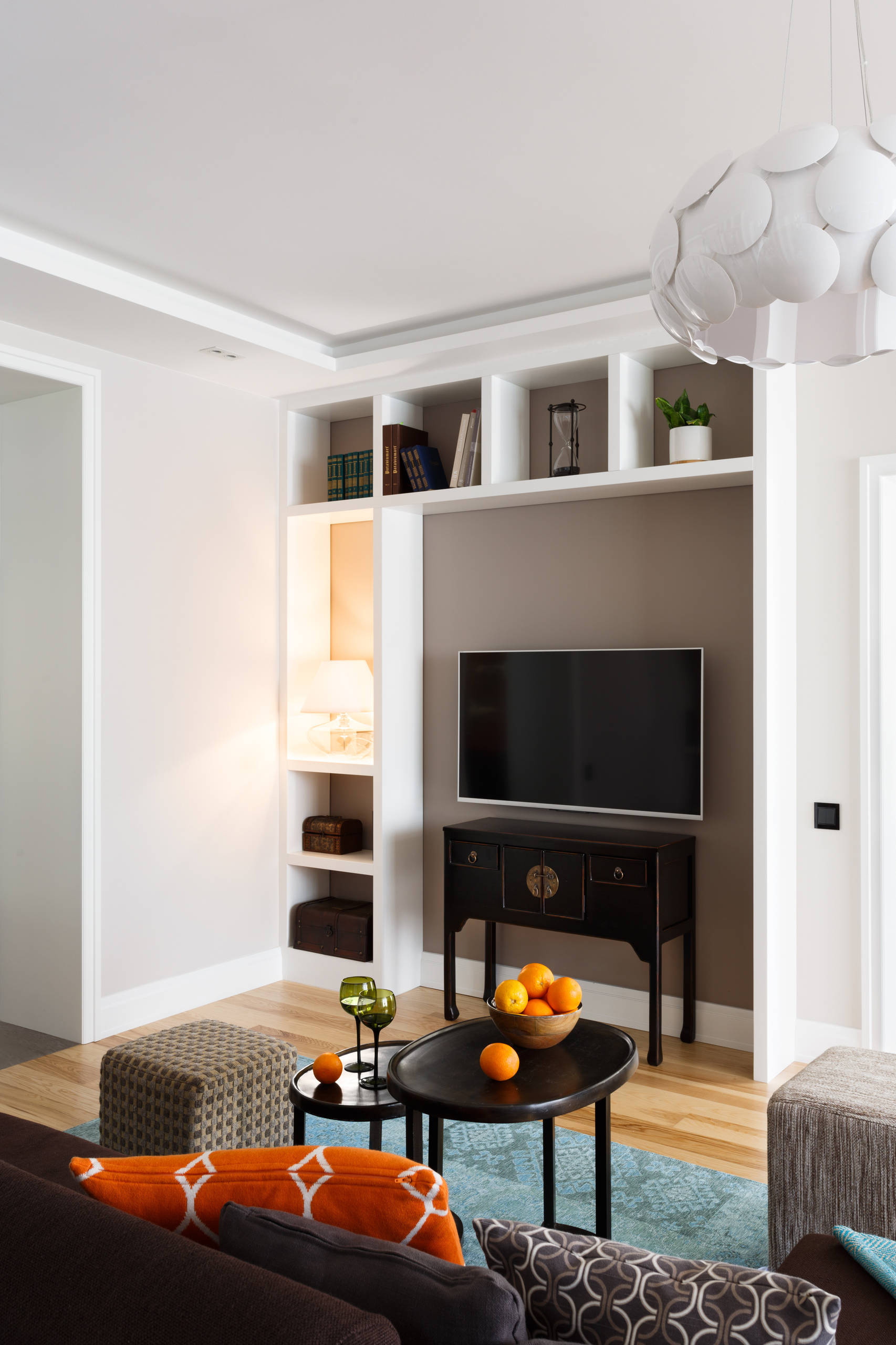 Houzz тур: Бирюзовая волна на сером песке в квартире в Калининграде