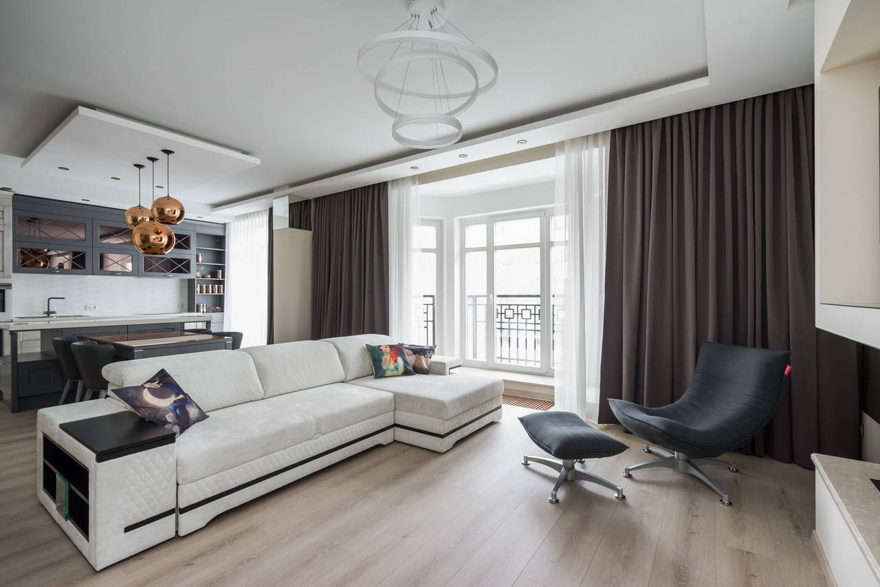 Houzz тур: Оникс, медь и зеркала в центре Петербурга