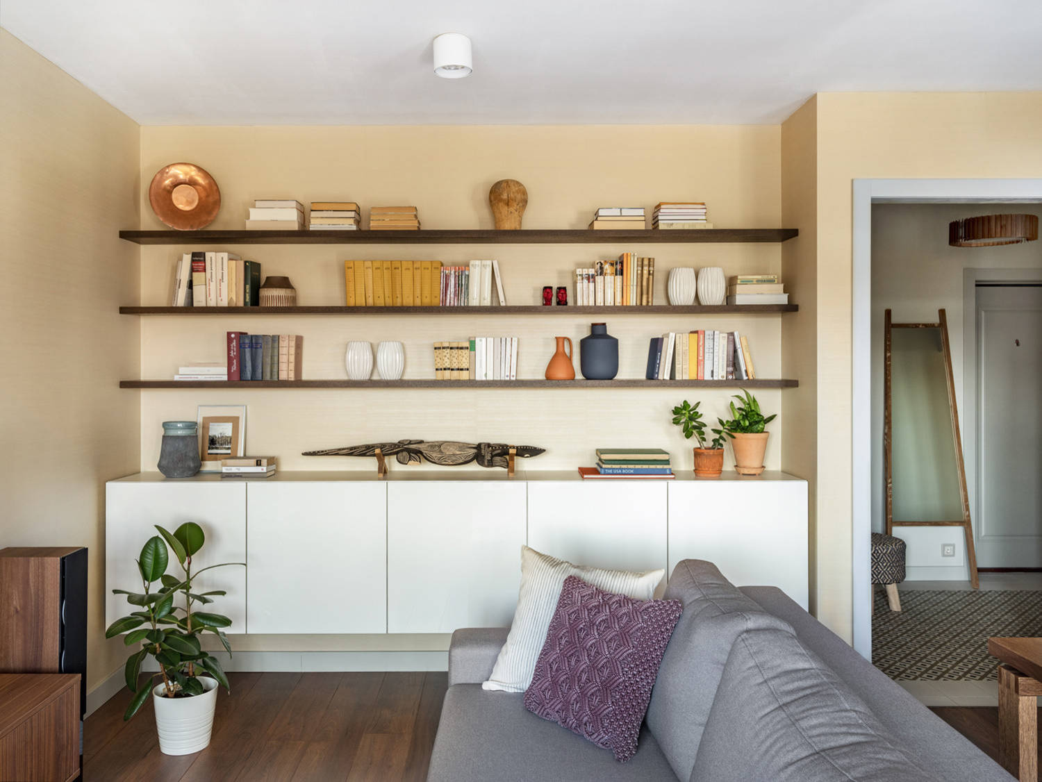 До и после: Двухкомнатная квартира с этническими деталями