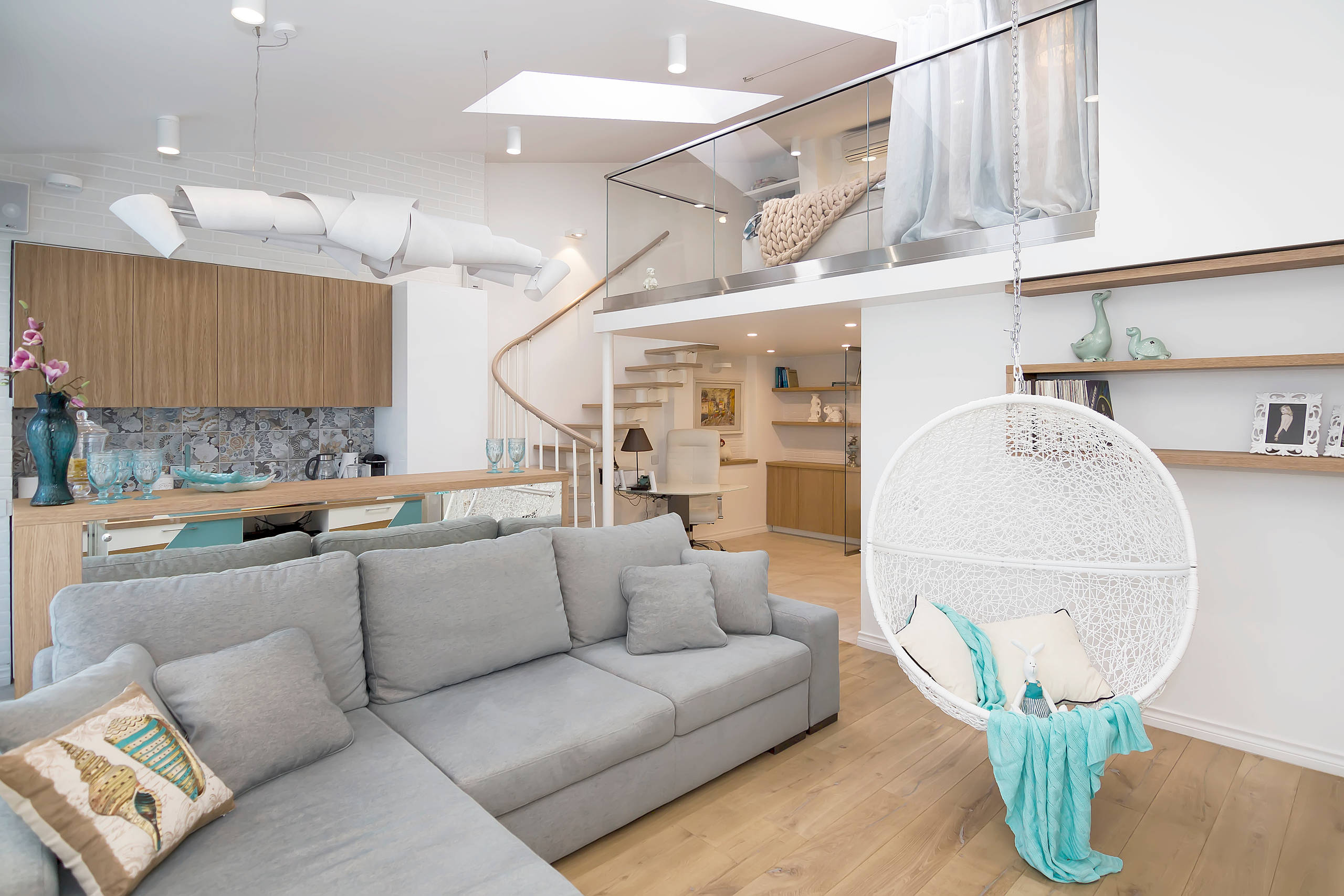 Houzz тур: Двухъярусная мансарда в центре Москвы