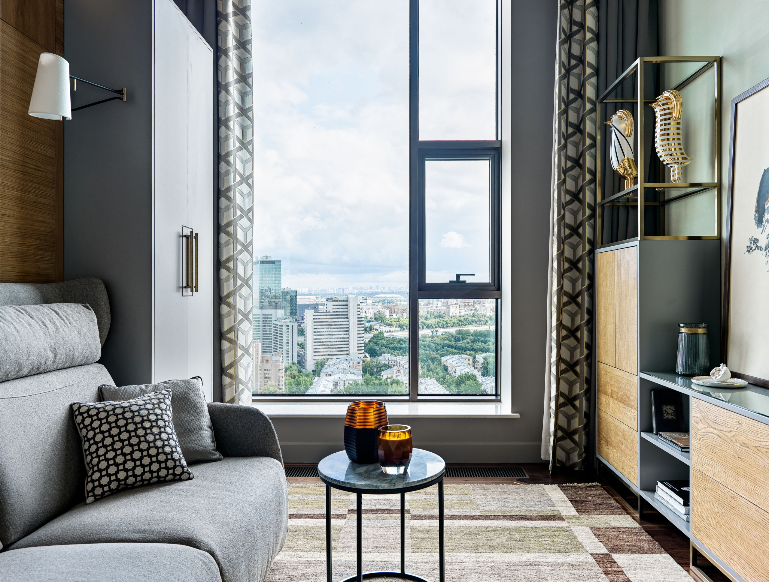 Houzz тур: Огонь-интерьер с видом на Москва-сити