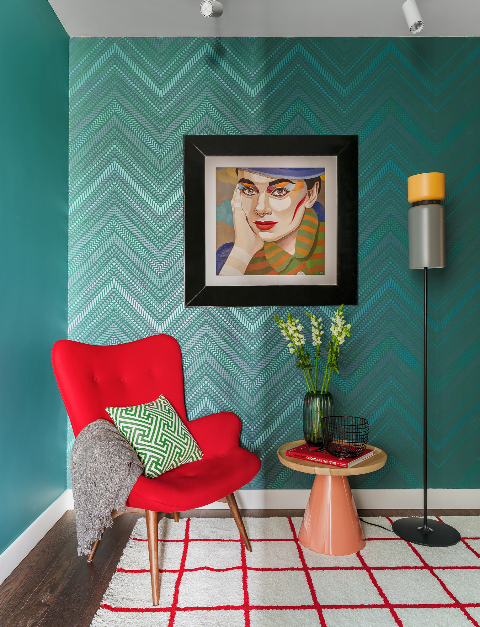 Вечная проблема: Обои или краска?