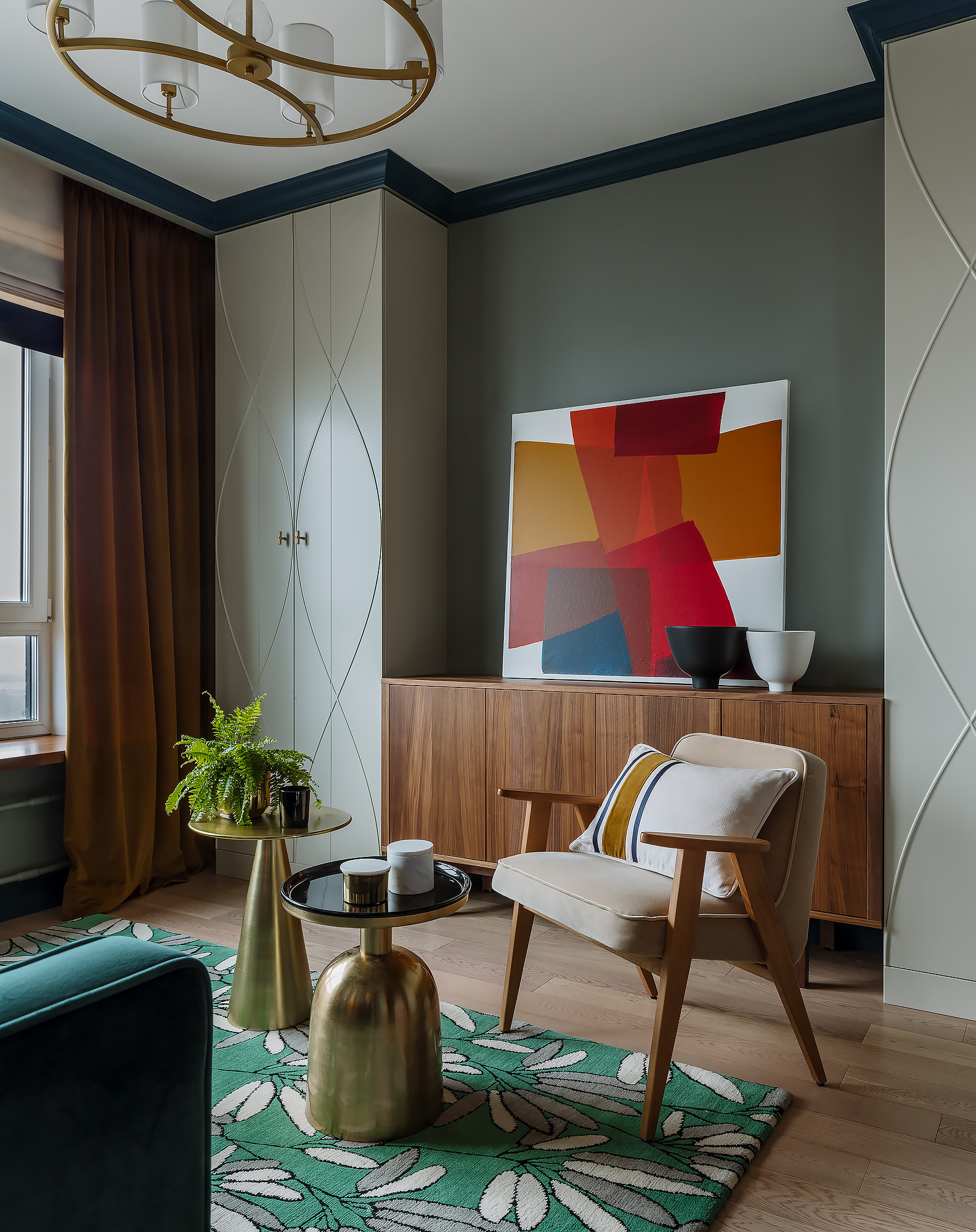 Houzz тур: Квартира с изумрудным диваном