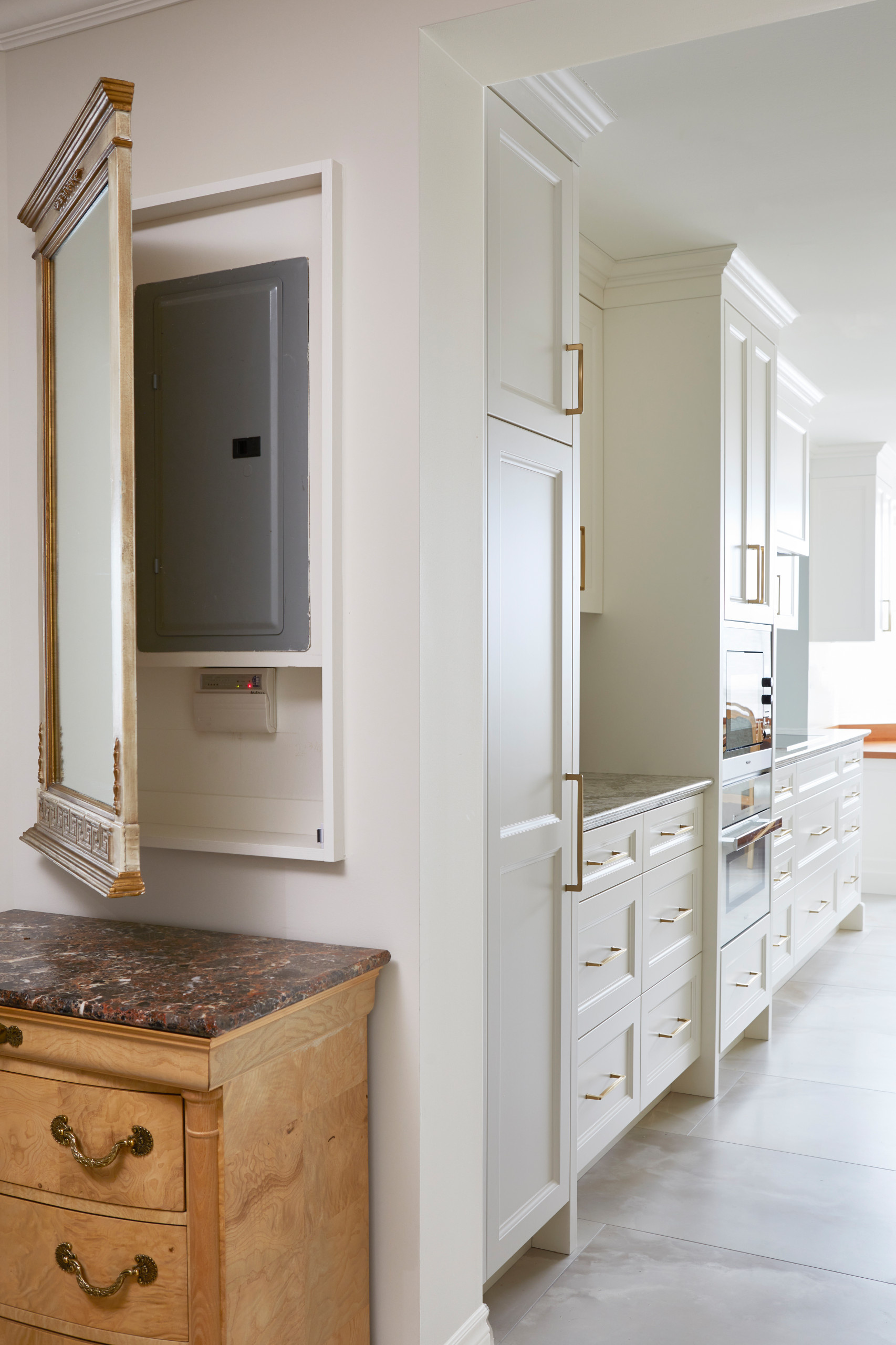 Фотоохота: 17 практичных идей для прихожей