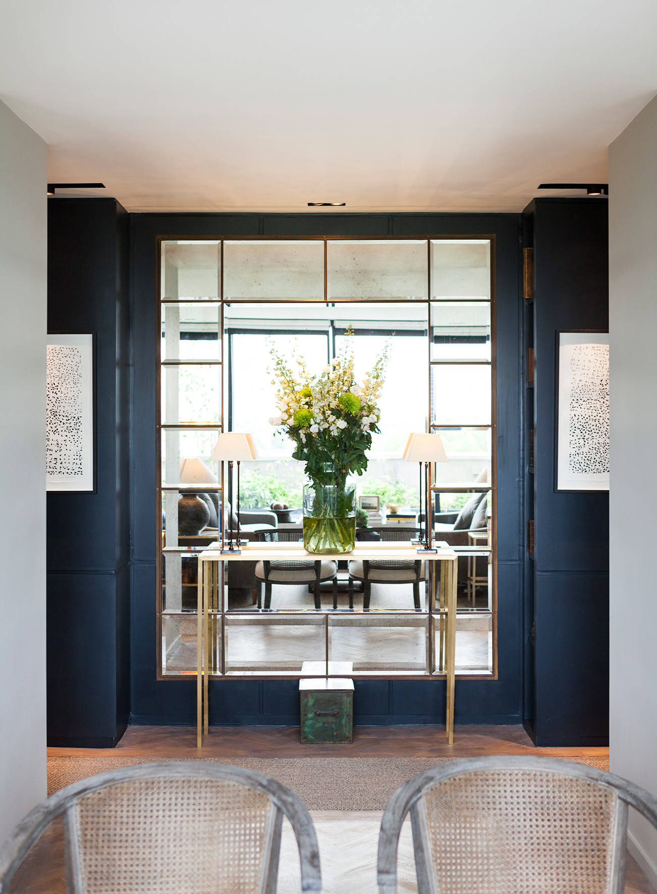 Просто фото: Геометрические рисунки на фасаде