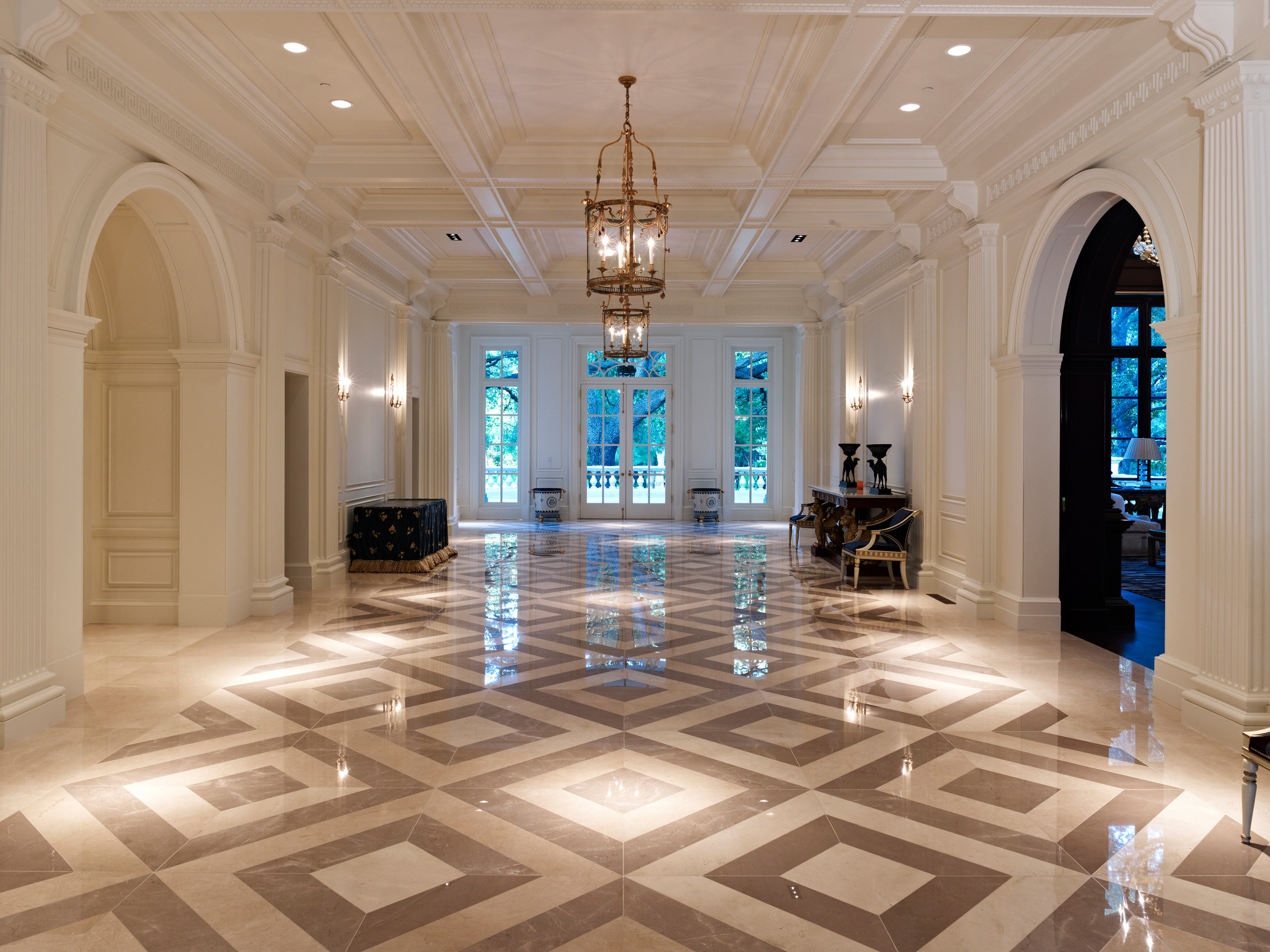 Аукционный дом: Как покупать предметы искусства на торгах