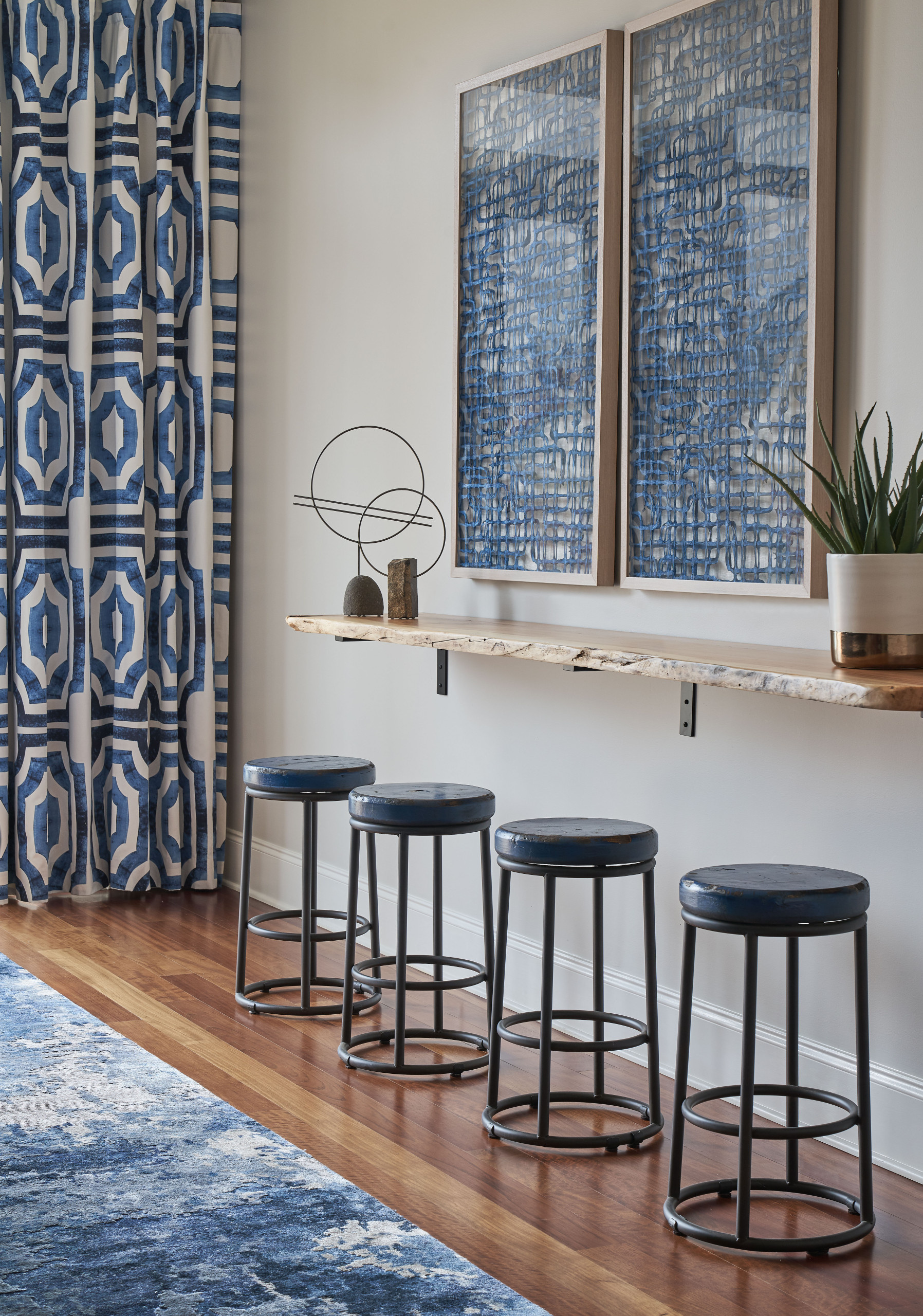 Соединительная ткань: С чем правильно сочетать цвет и орнамент штор