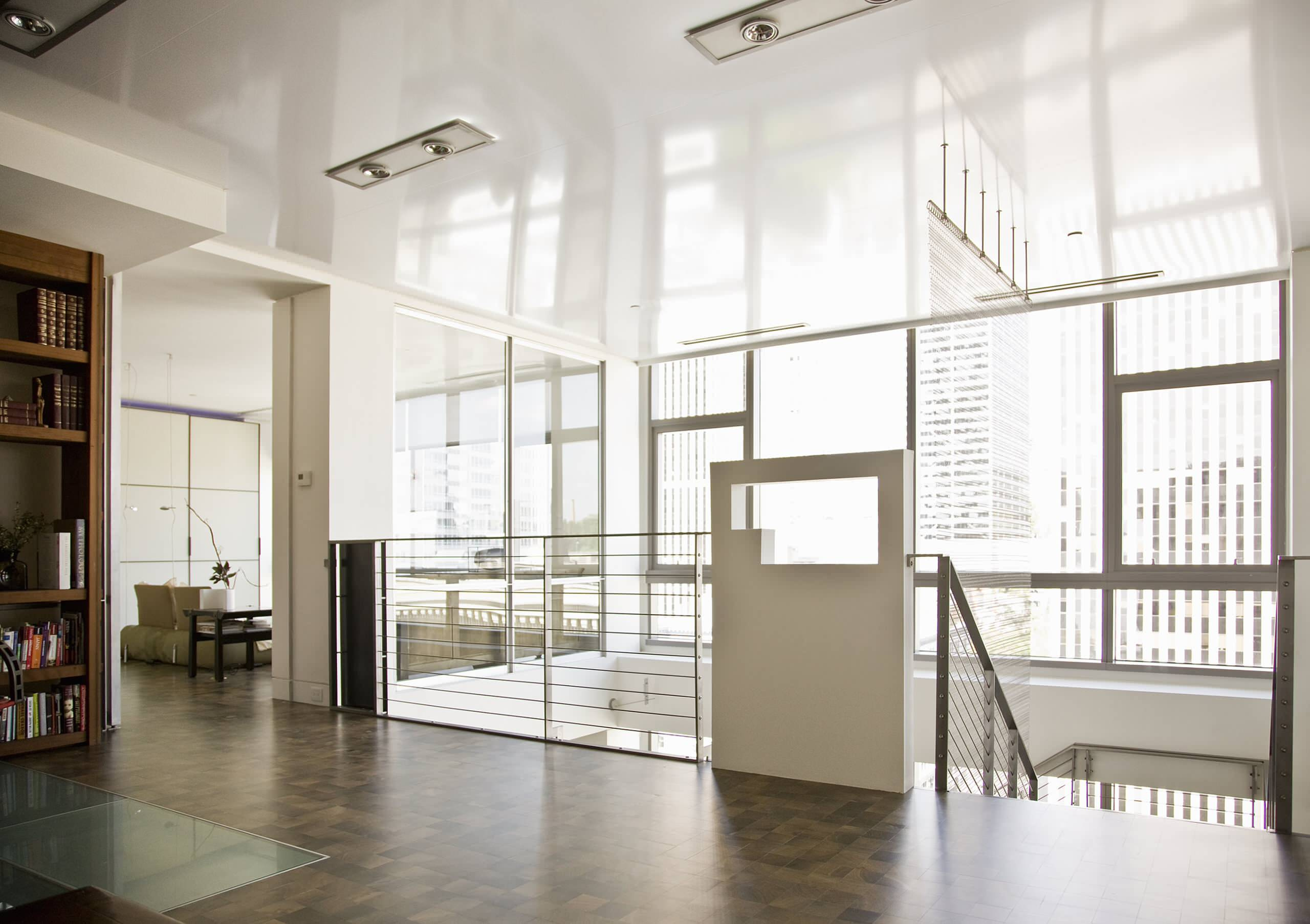 Дизайн-дебаты: Натяжной потолок — это дурной тон или все же нет?