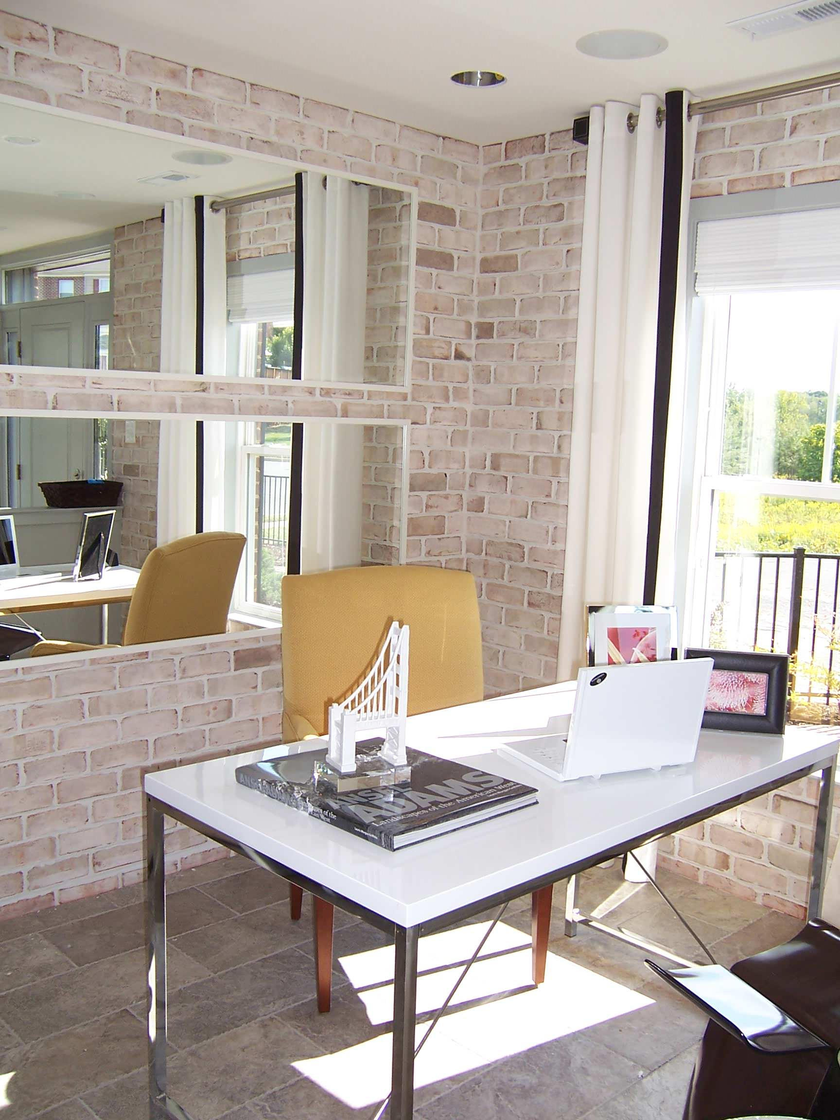 Чем заменить модную отделку: Кирпич, бетон, плитка и их аналоги