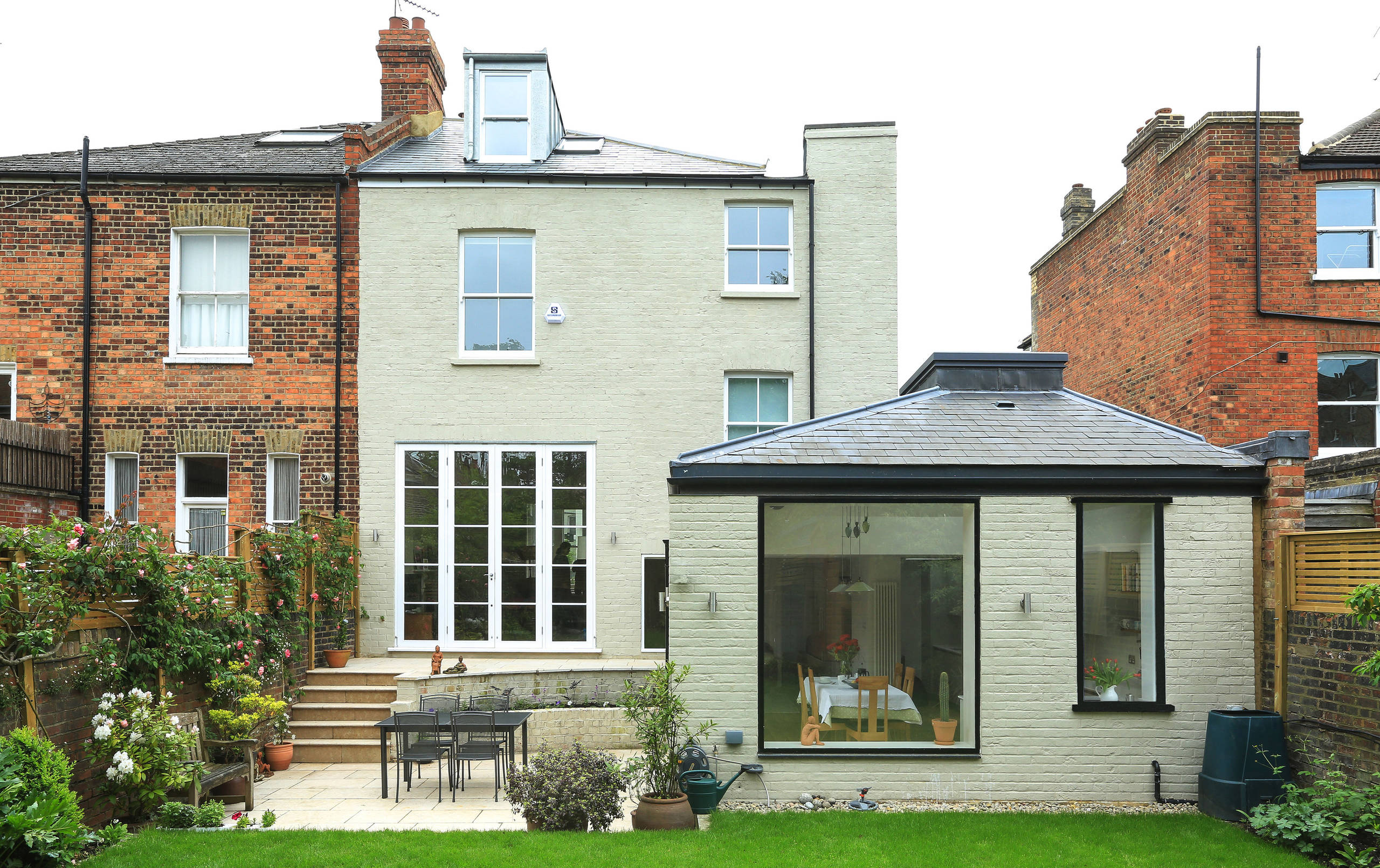 Как правильно: Выбрать краску для наружных работ