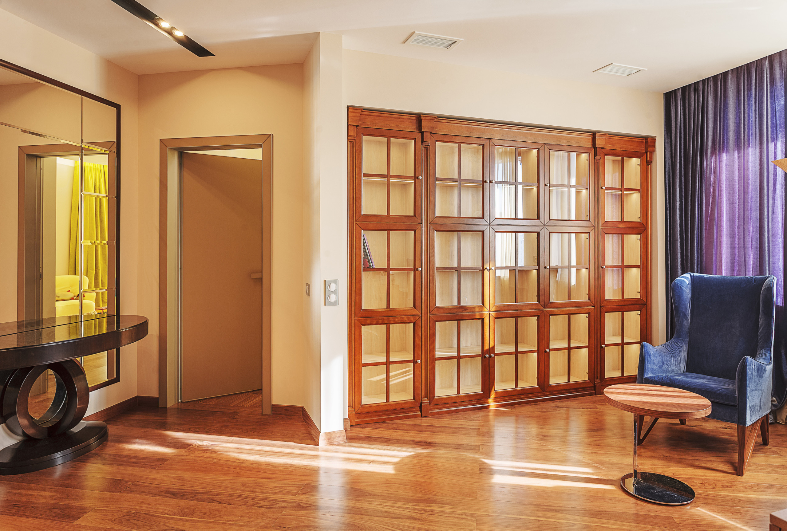 Houzz тур: Двухуровневая квартира без острых углов