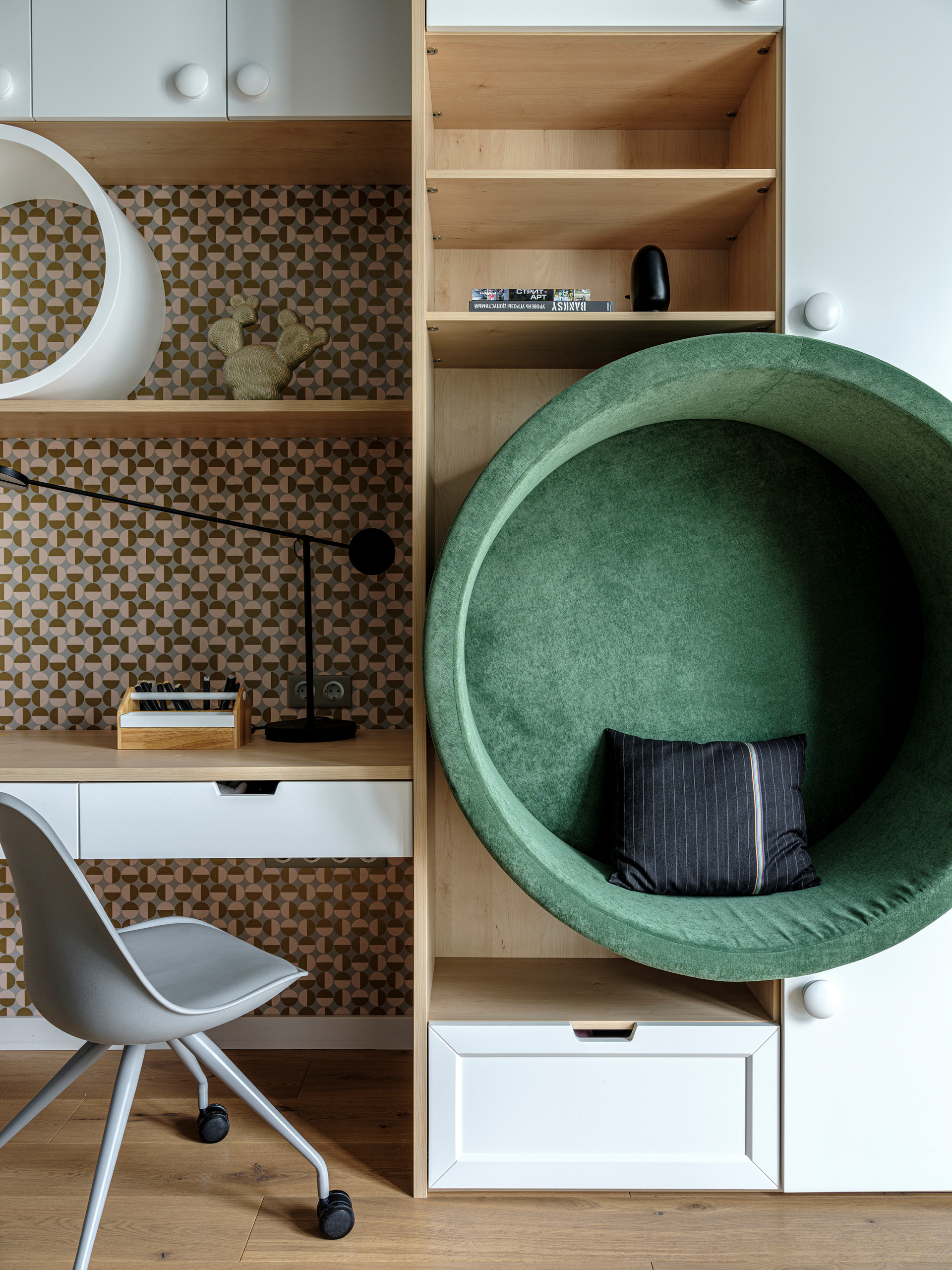 Houzz тур: Квартира для семьи — с рисунками сына на стенах