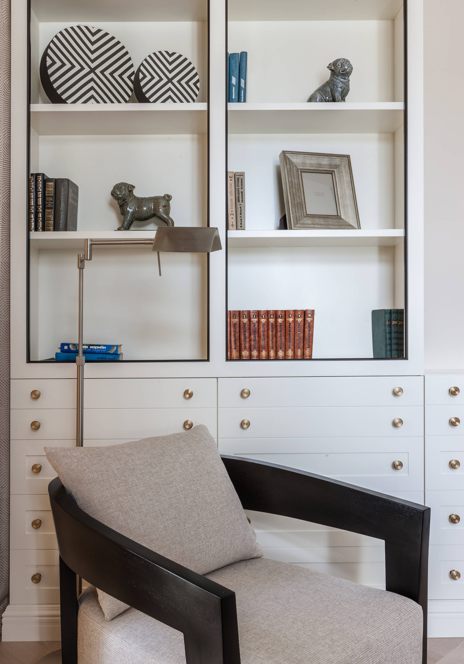 Houzz тур: Квартира с зеркальным холлом