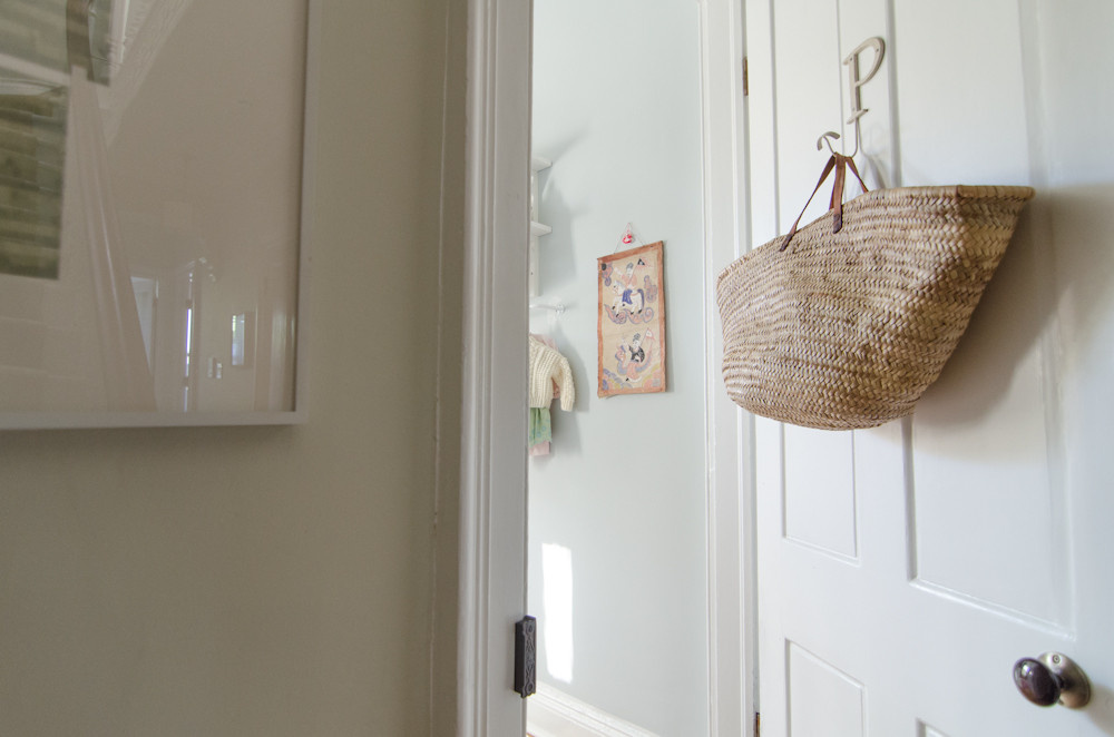 Деликатный вопрос: Где хранить белье, которое вы не успели постирать