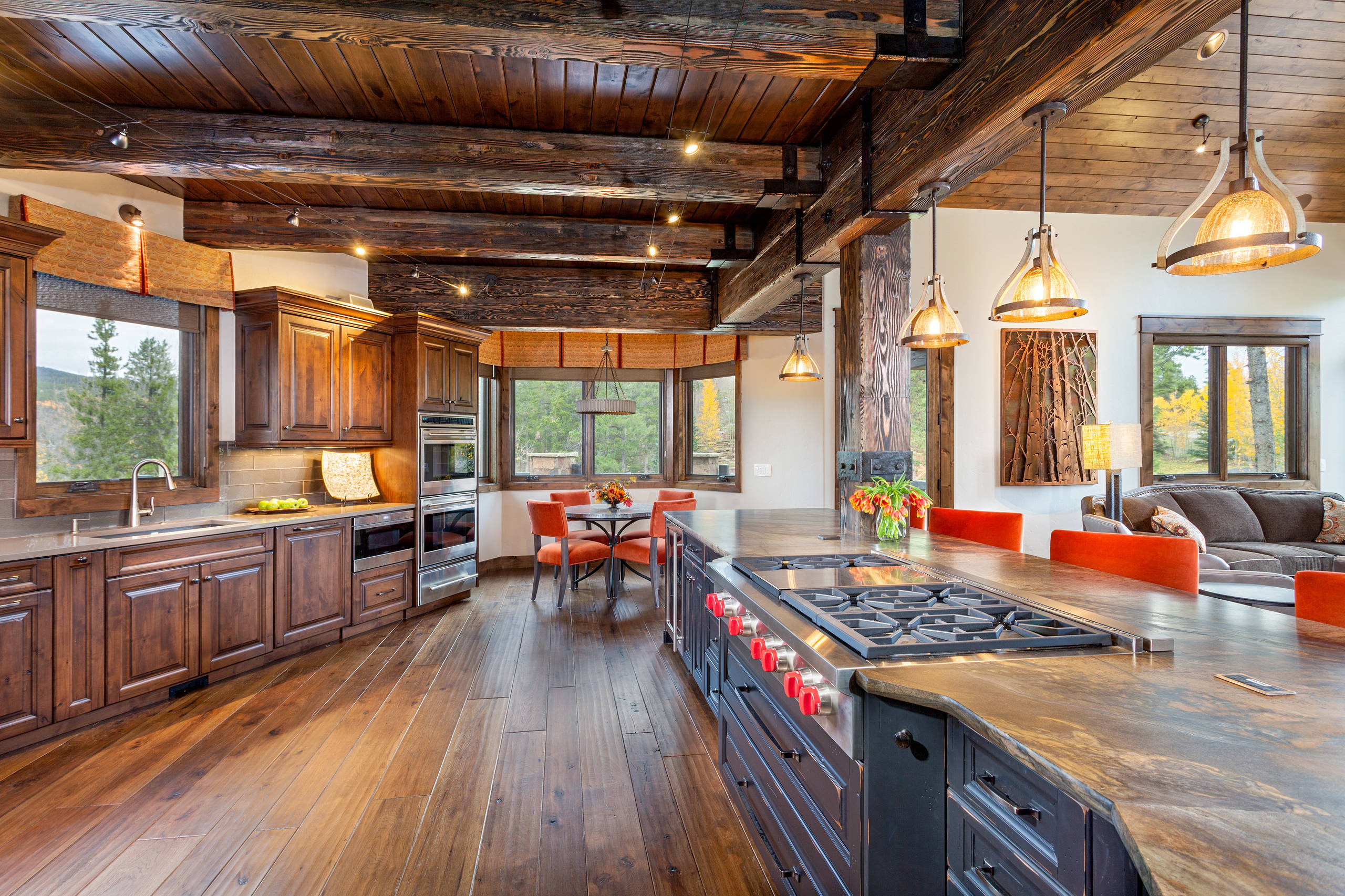 Кухня в стиле Шале