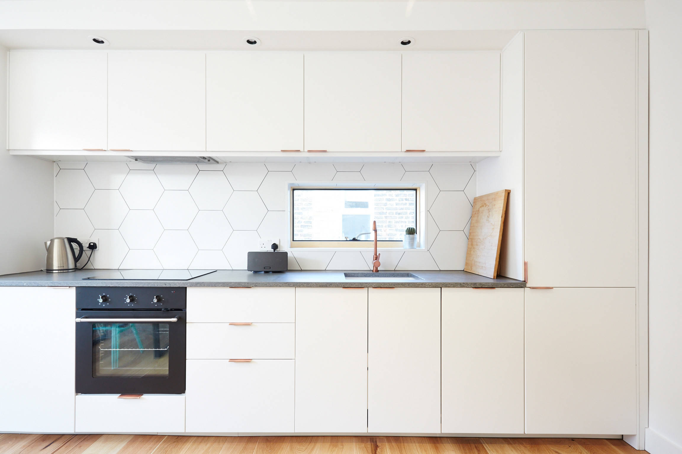 Просто фото: Фартук для белой кухни — 26 вариантов