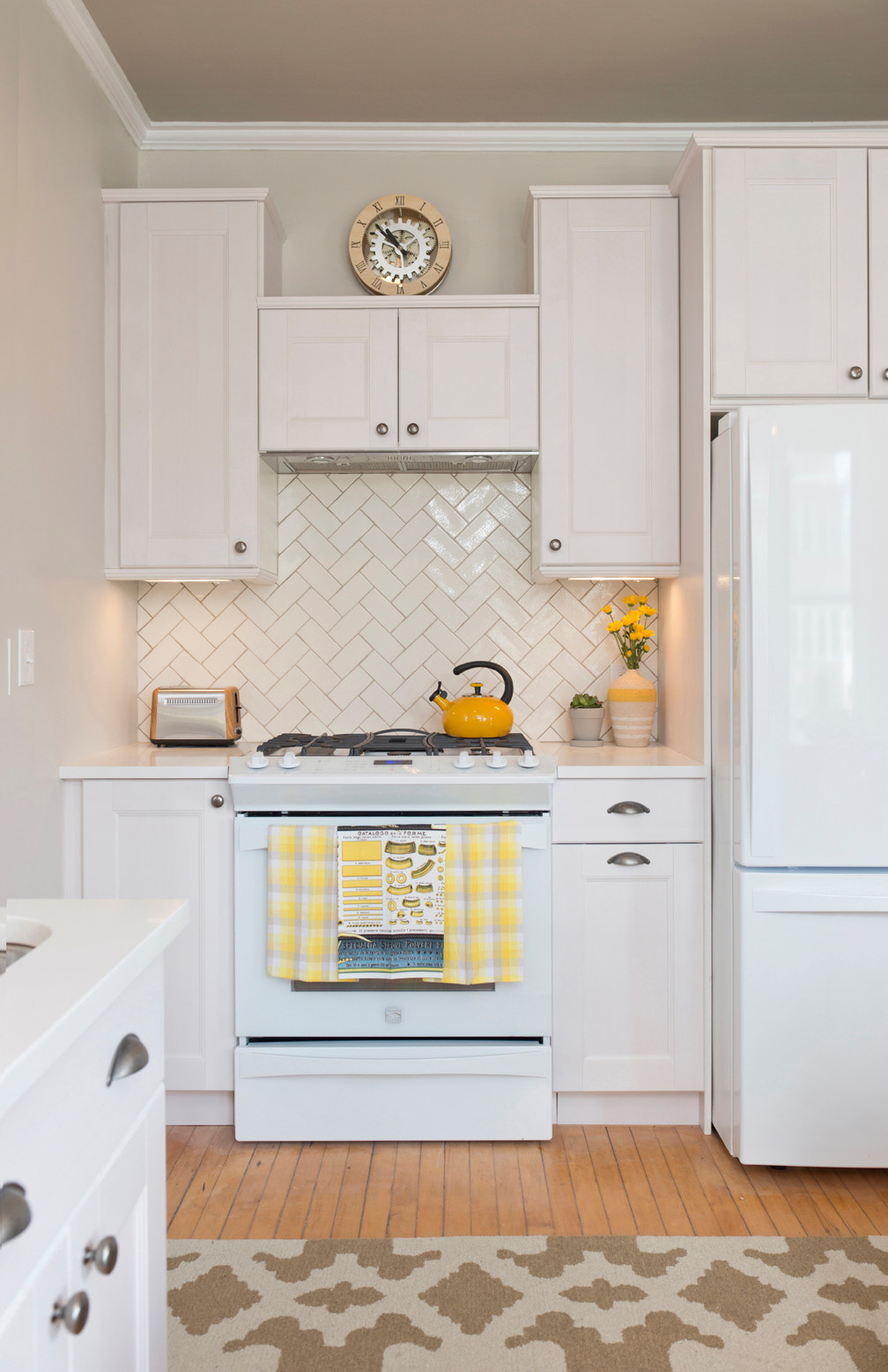 Как правильно: Подобрать технику для кухни по цвету